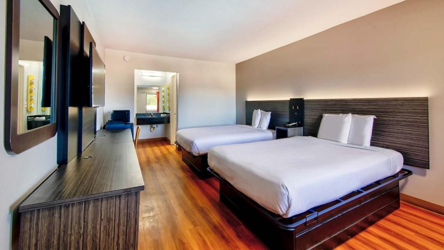 2 Full Beds | Non-Smoking