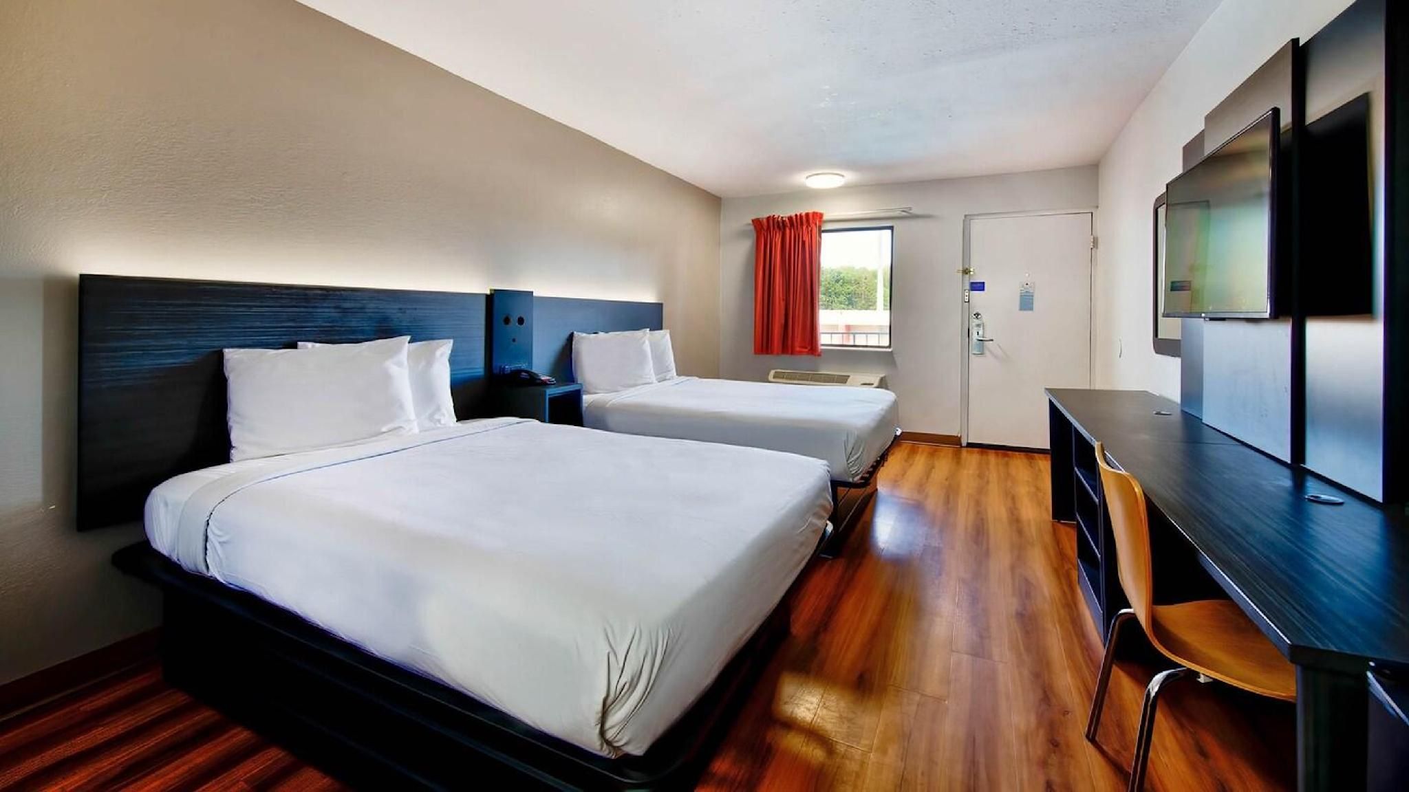2 FULL BEDS | ACCESSIBLE, NON-SMOKING