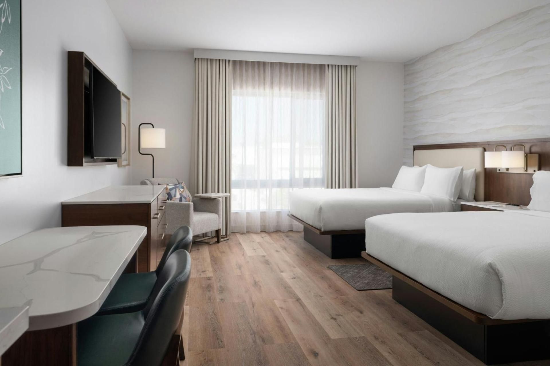 Studio with Two Queen Beds - Hearing Accessible