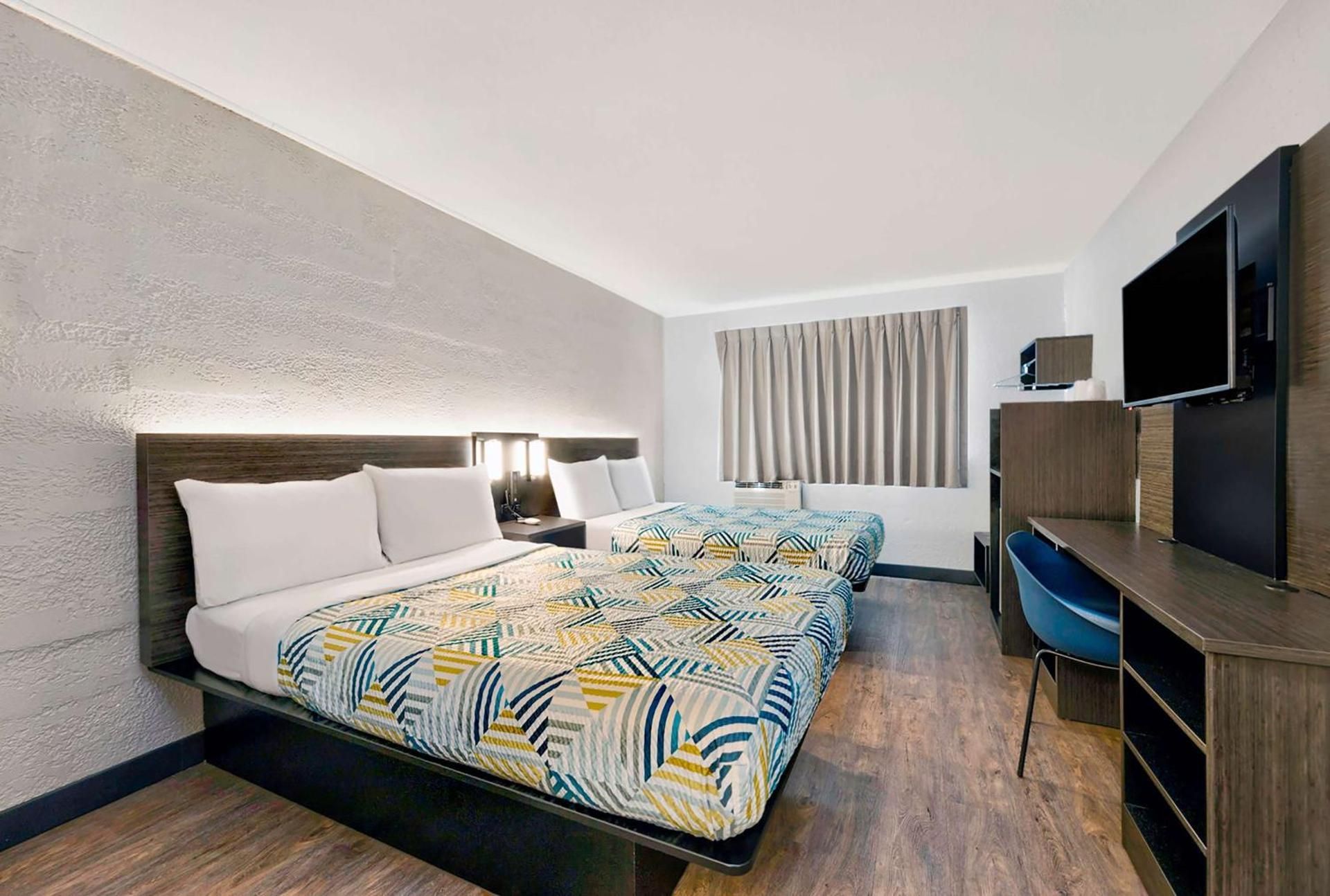 Deluxe Quadruple Room - Non-Smoking