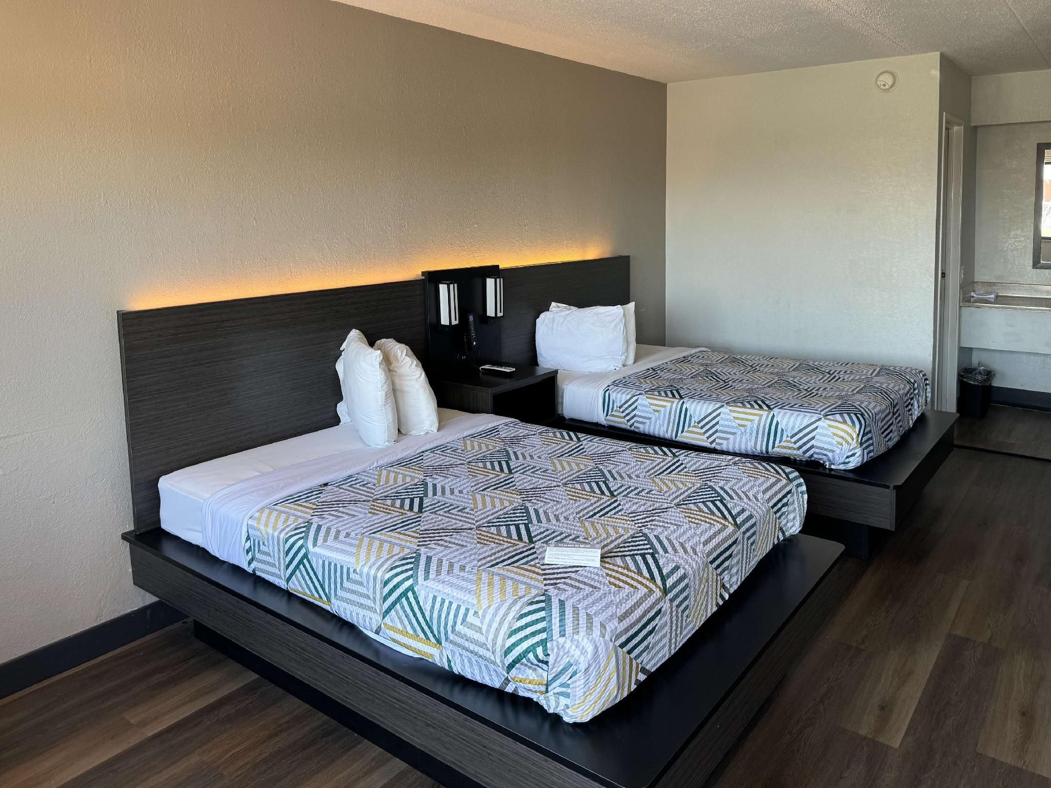 2 Full Beds | Non-Smoking
