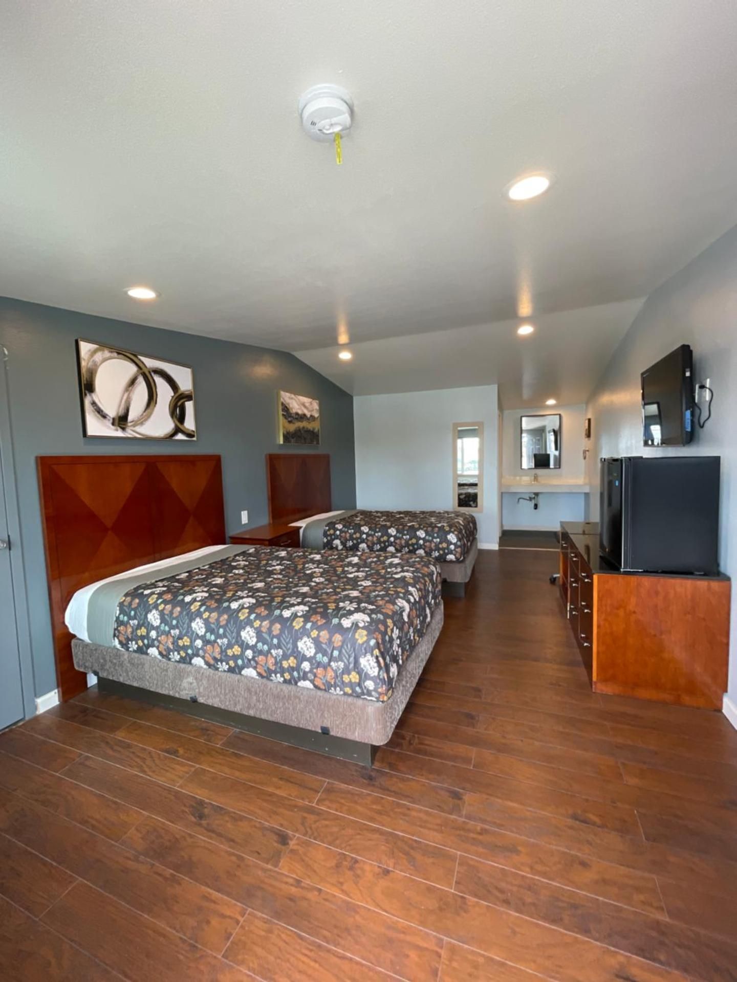 Queen Suite