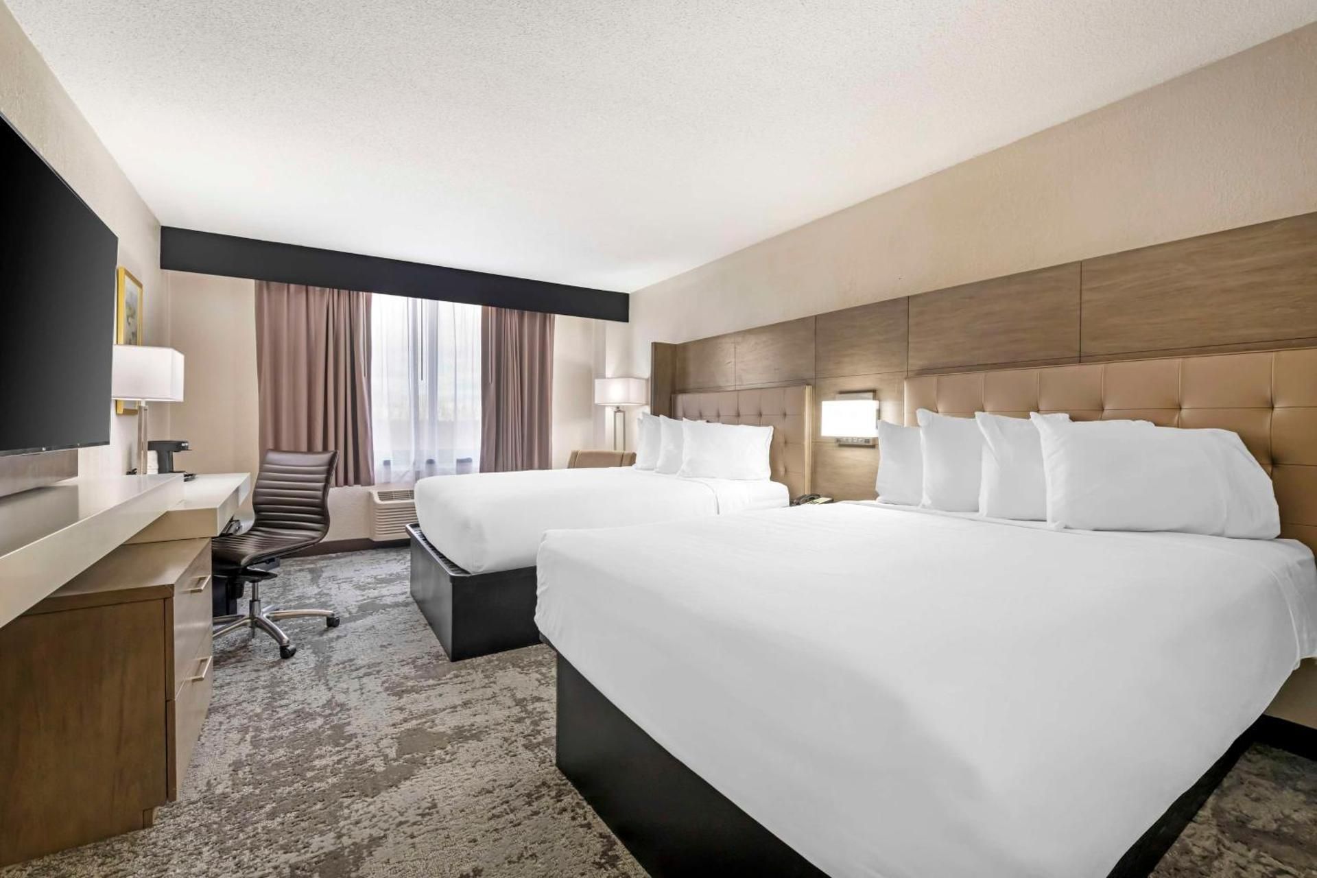 Queen Room with Two Queen Beds - Upper Floor/Non-Smoking