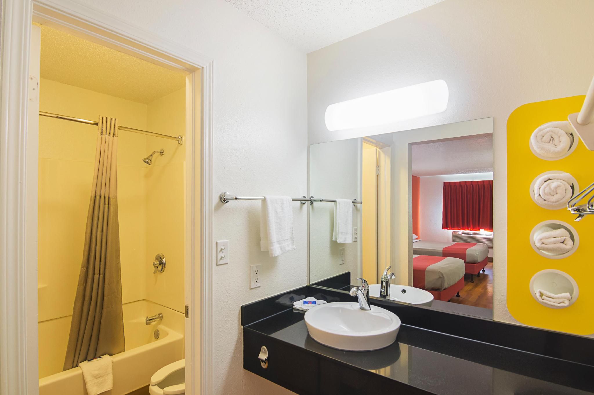 2 Full Beds, Deluxe Room, Non-Smoking