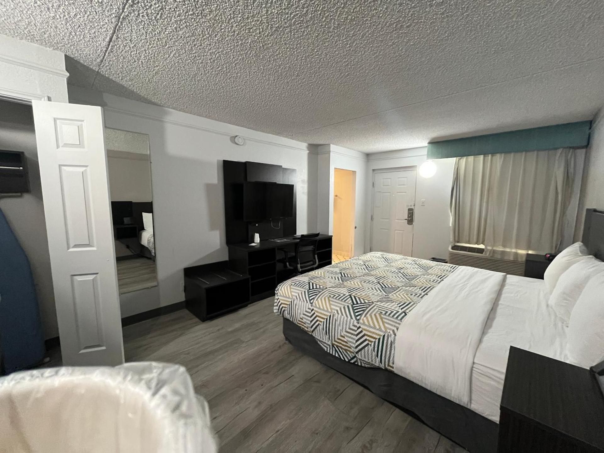 King Room - Non-Smoking