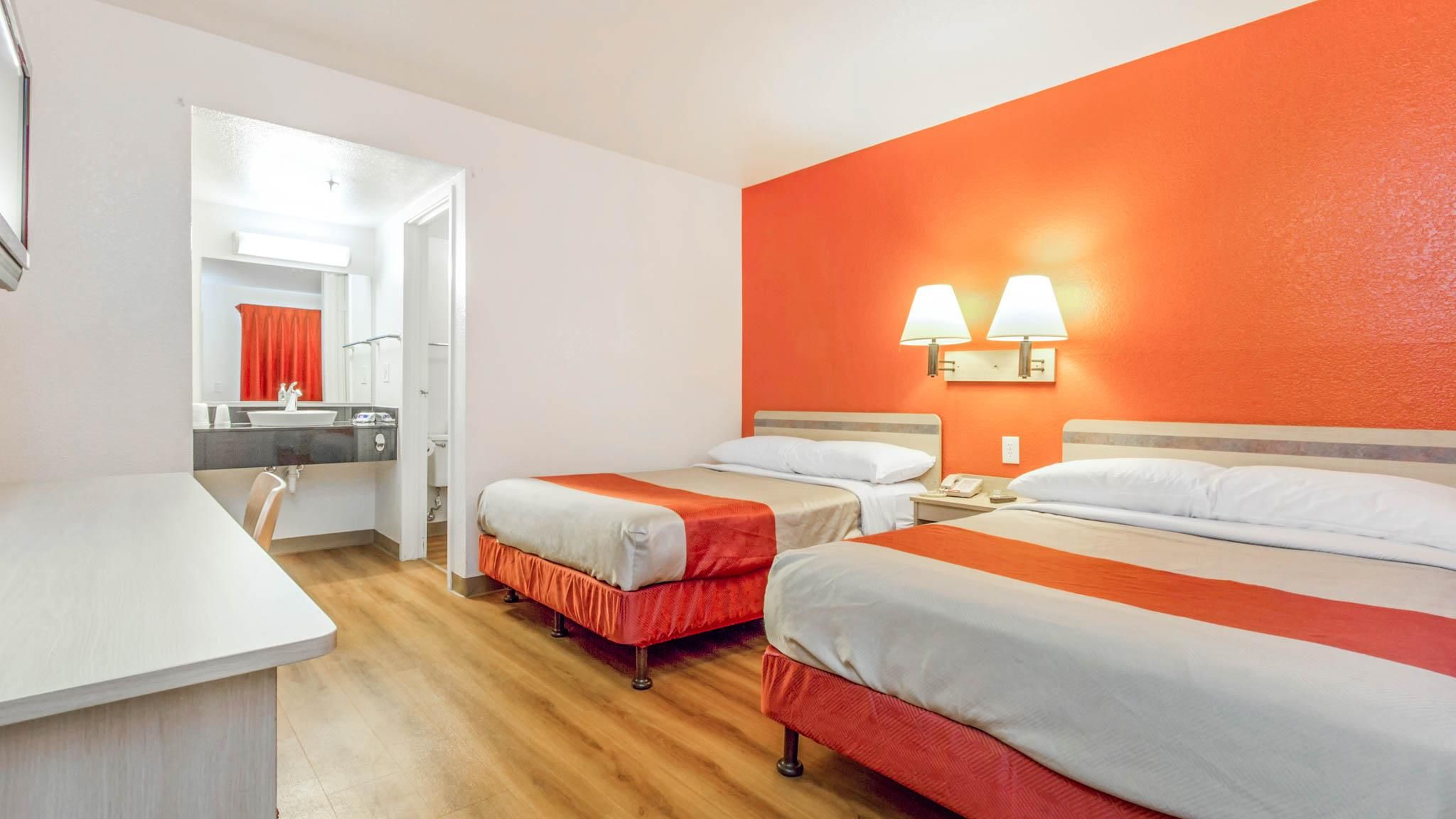 2 Full Beds | Premium, Micfridge