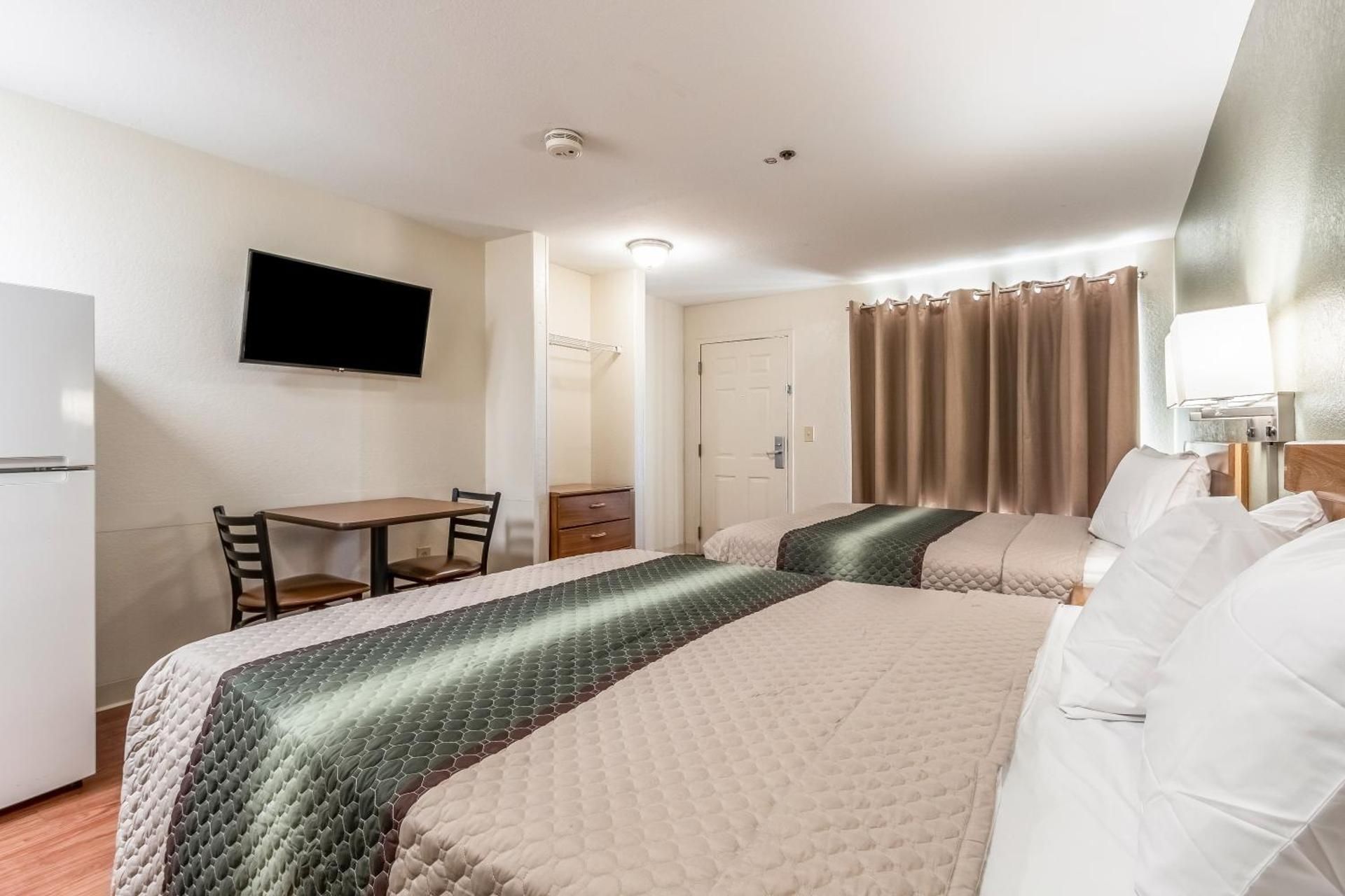 Studio Room with Two Queen Beds Non-Smoking