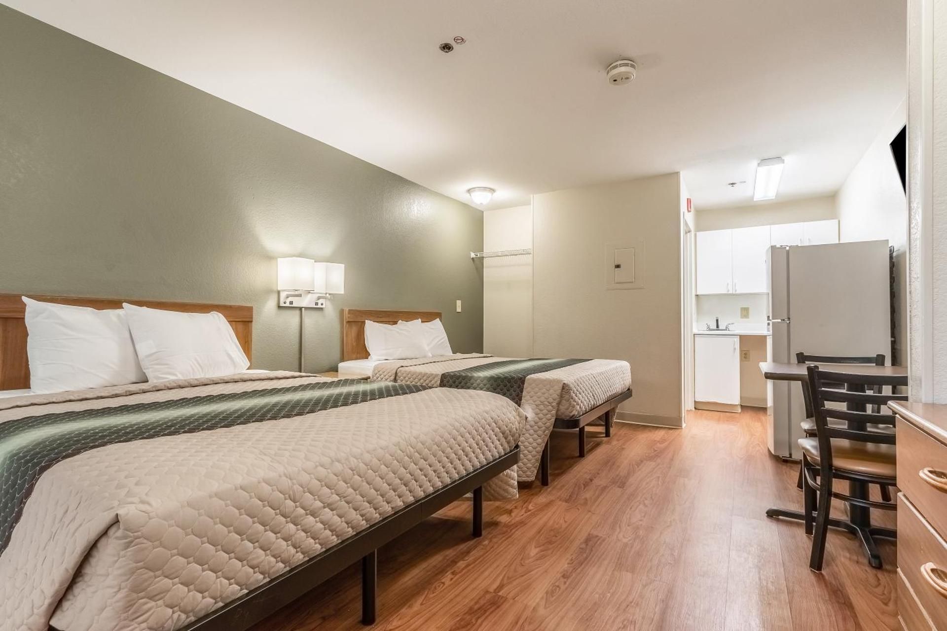 Studio Room with Two Queen Beds Non-Smoking