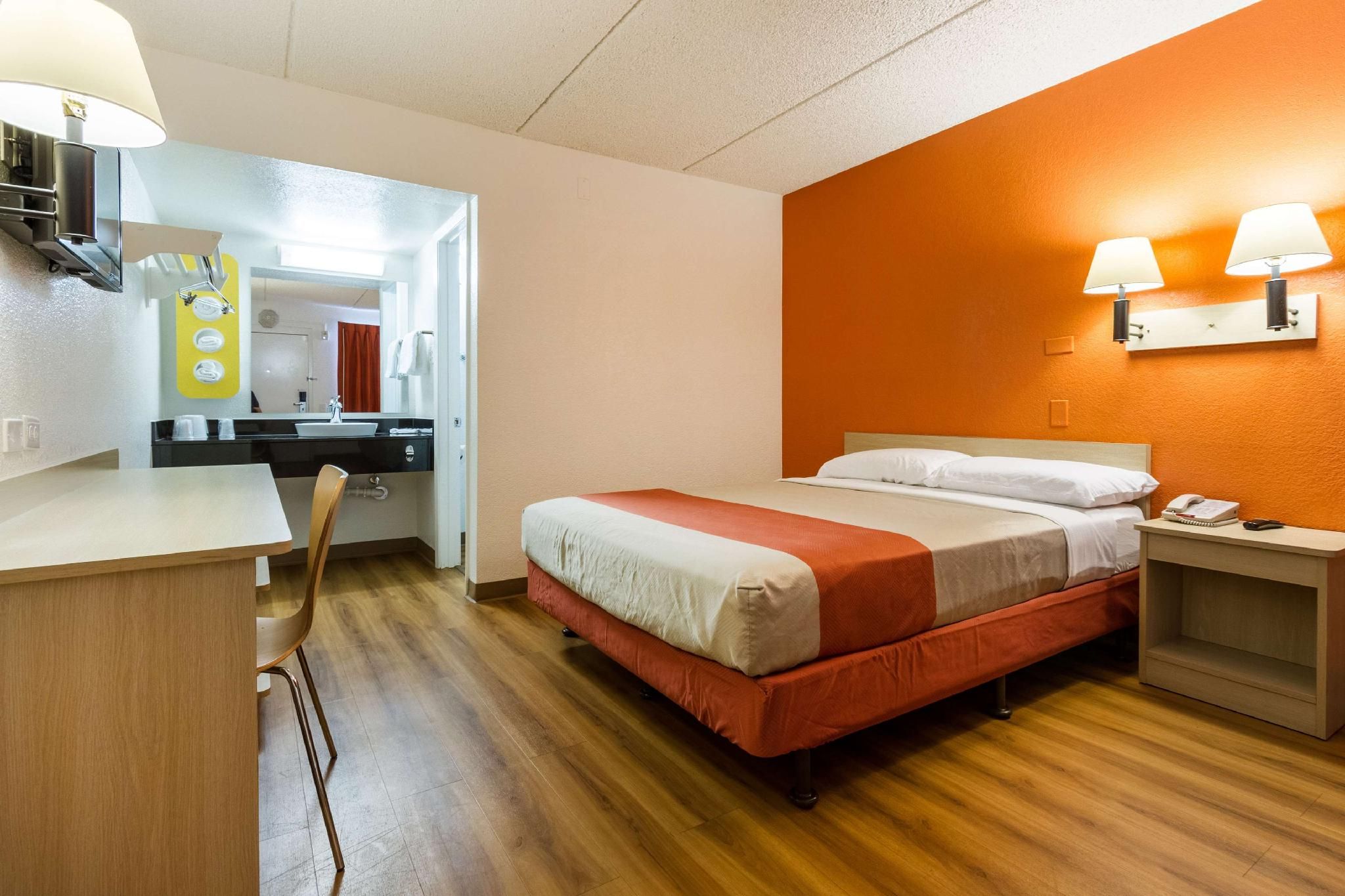 1 Full Bed | ADA/Tub