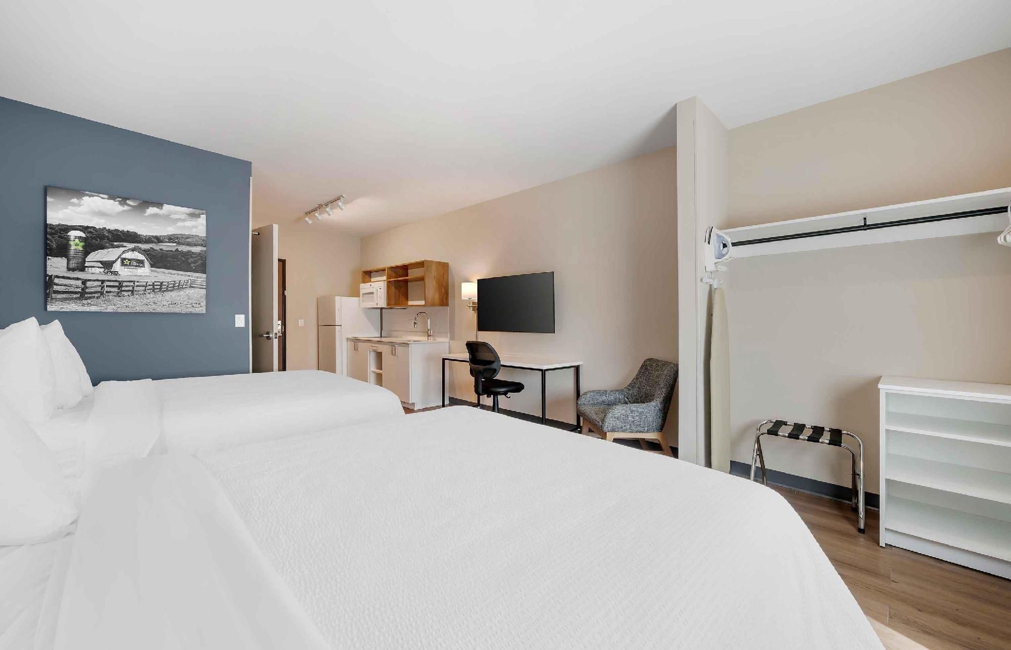 Standard Studio 2 Queen Beds Nonsmkng
