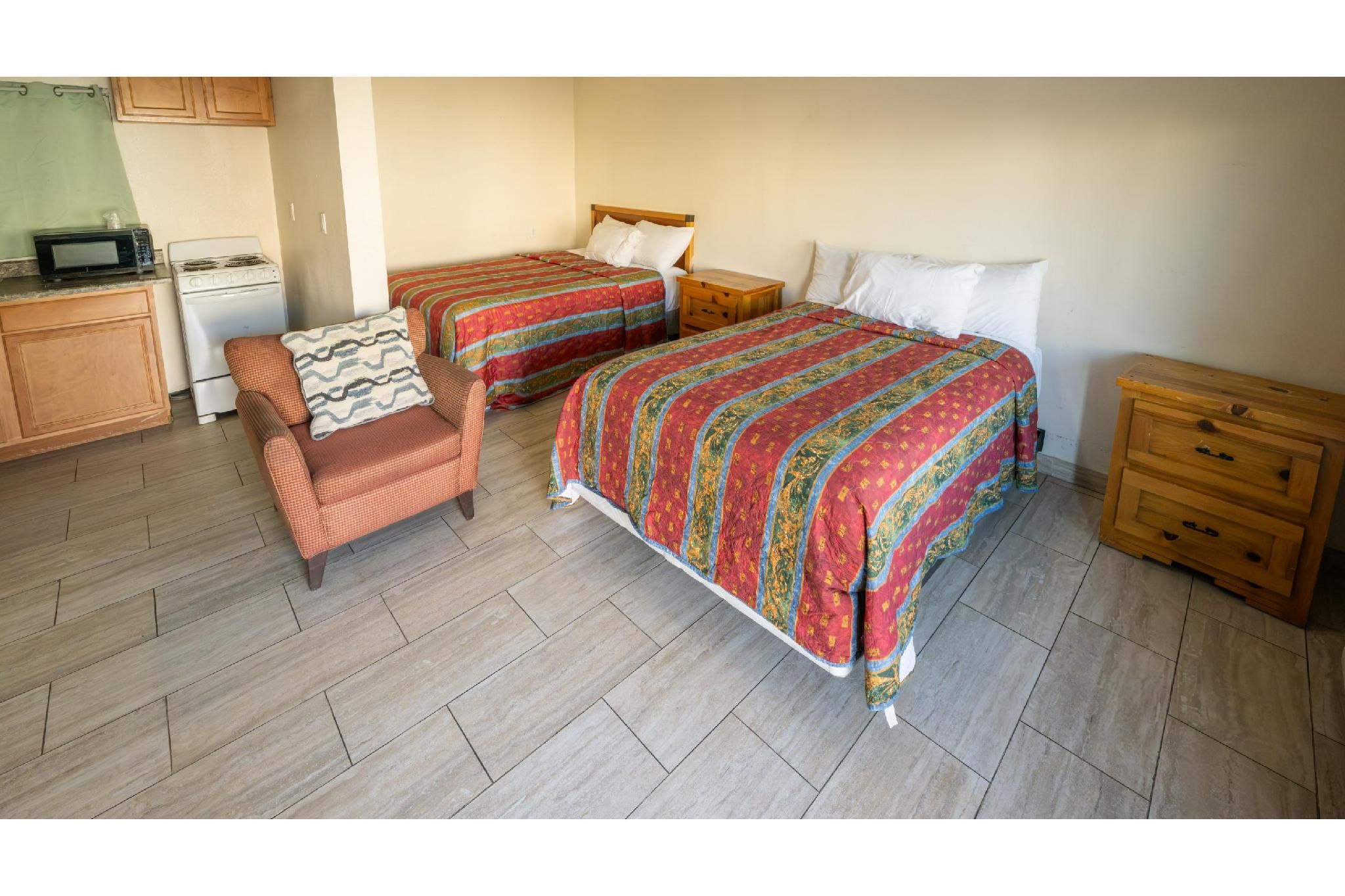 2 Queen Beds Non-Smoking