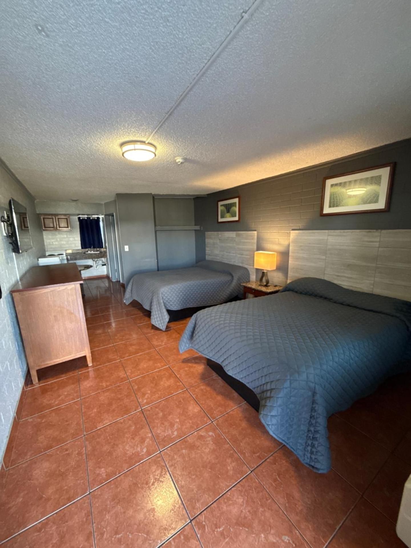 Rawls Motel Deluxe Double or Twin Room with City View