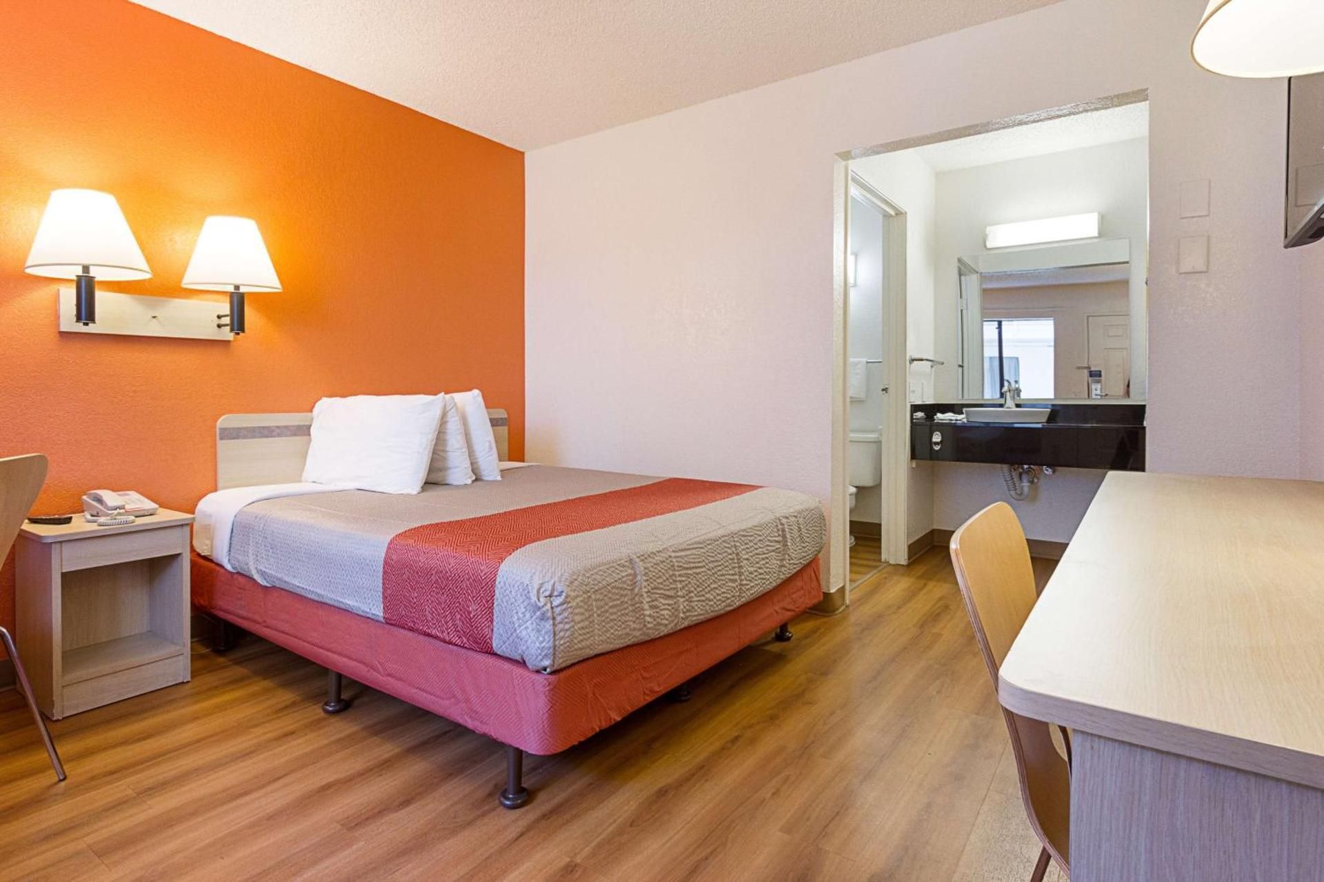 Standard Double Suite
