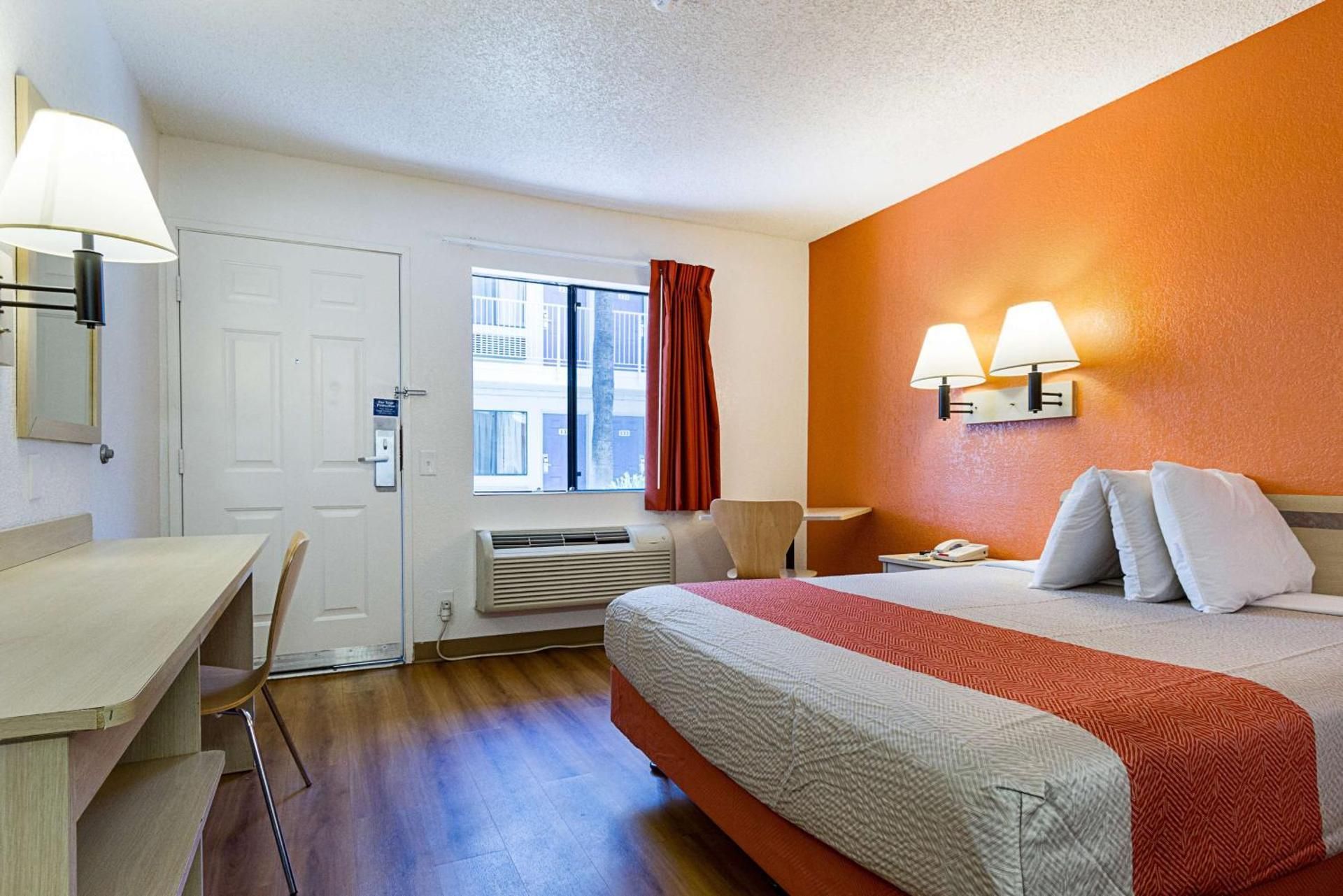 Standard Double Suite