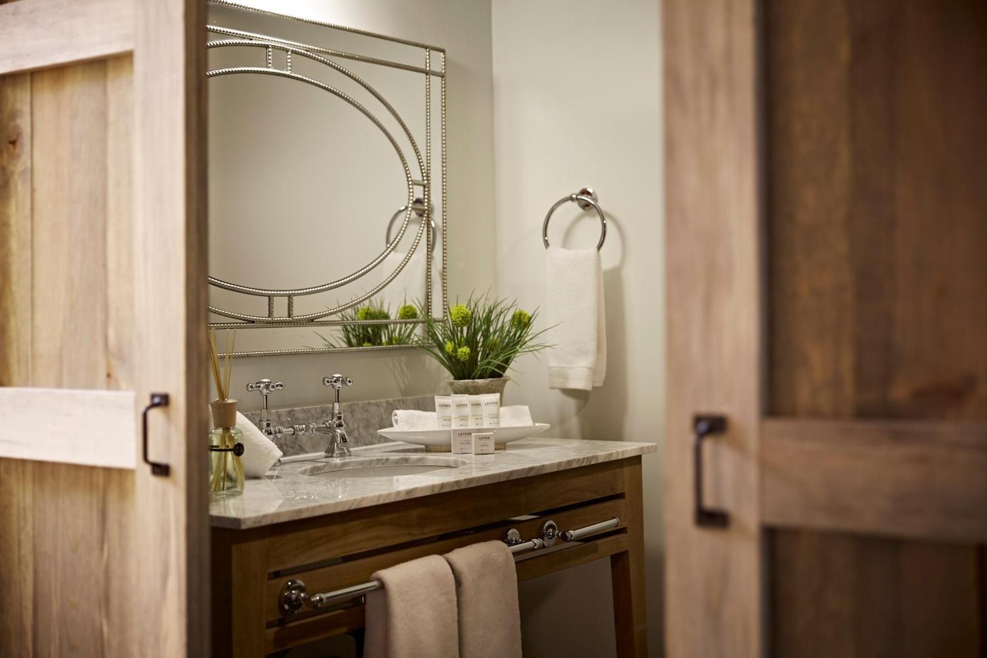 Bespoke Inn Scottsdale Superior Double Room 2