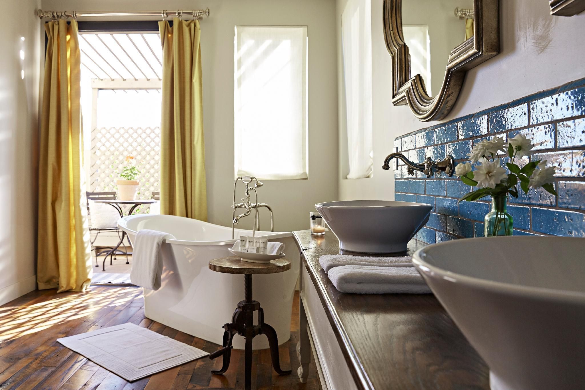 Signature-Penthouse-Double room-Ensuite-Pool View