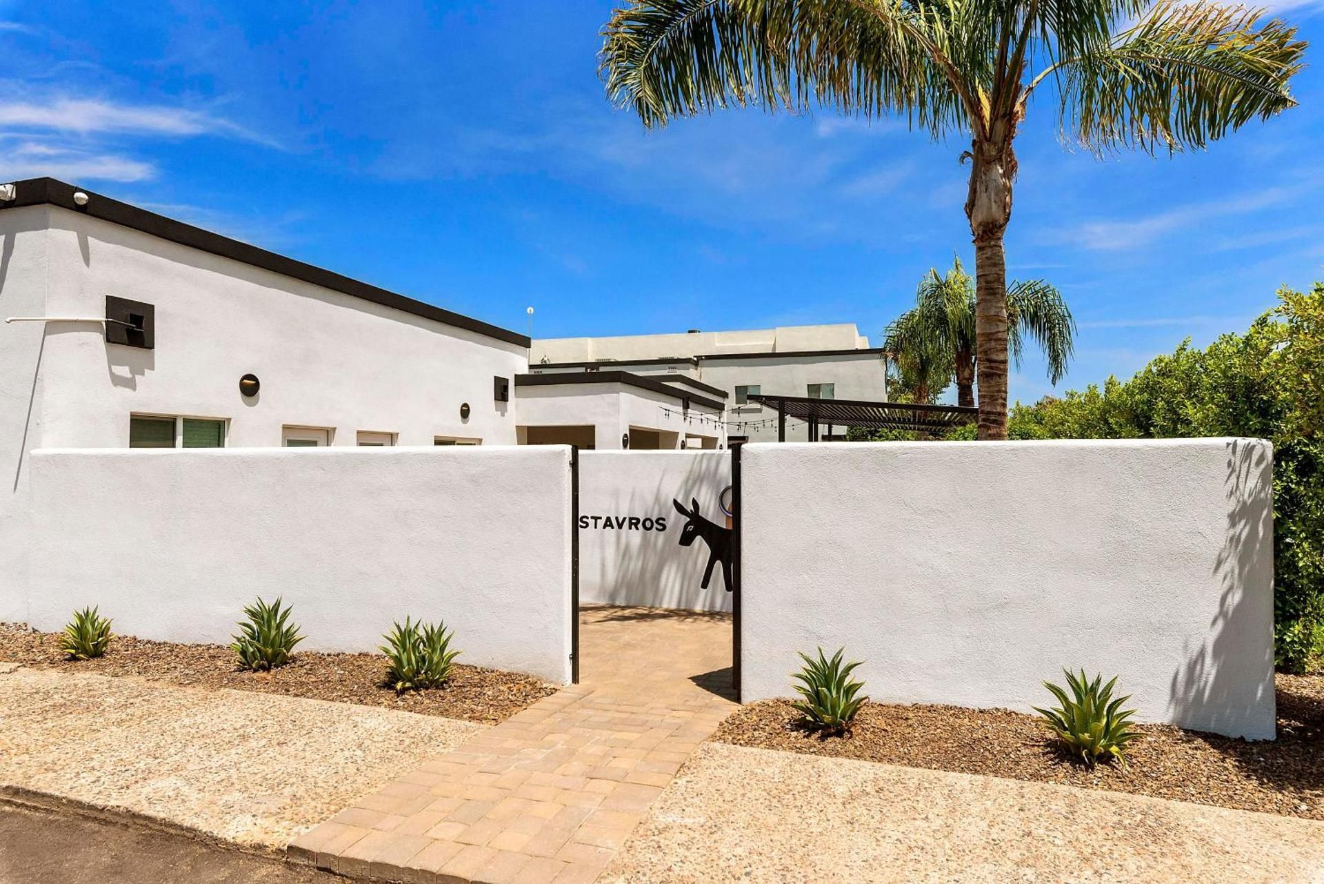 Stavros Sweet Suites