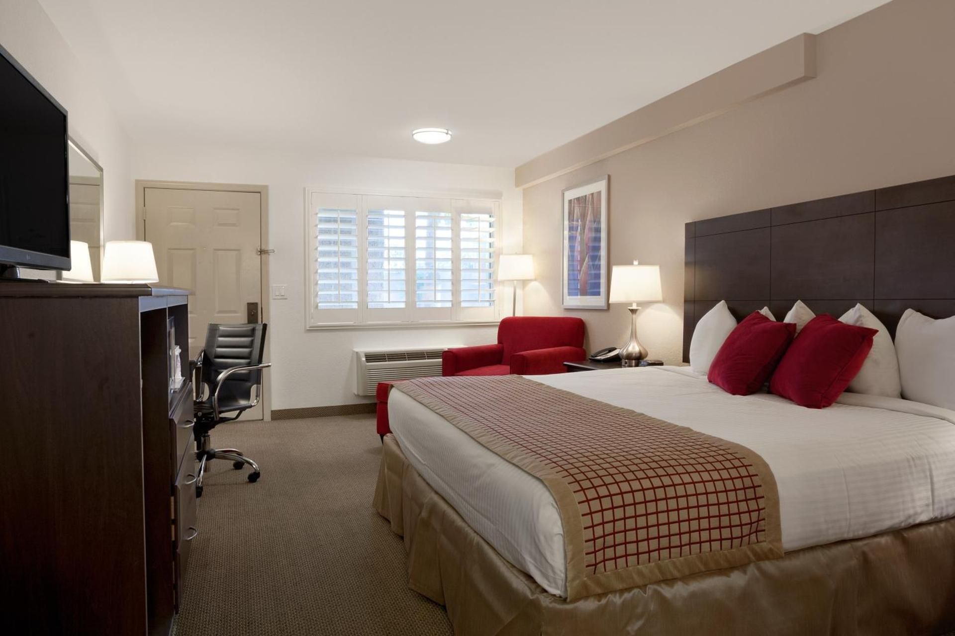 One-Bedroom Queen Suite - Non-Smoking