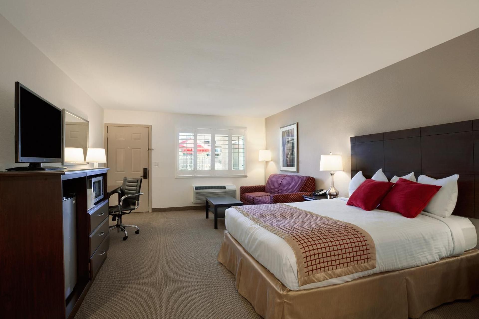 Infinity Inn & Suites One-Bedroom King Suite - Non-Smoking