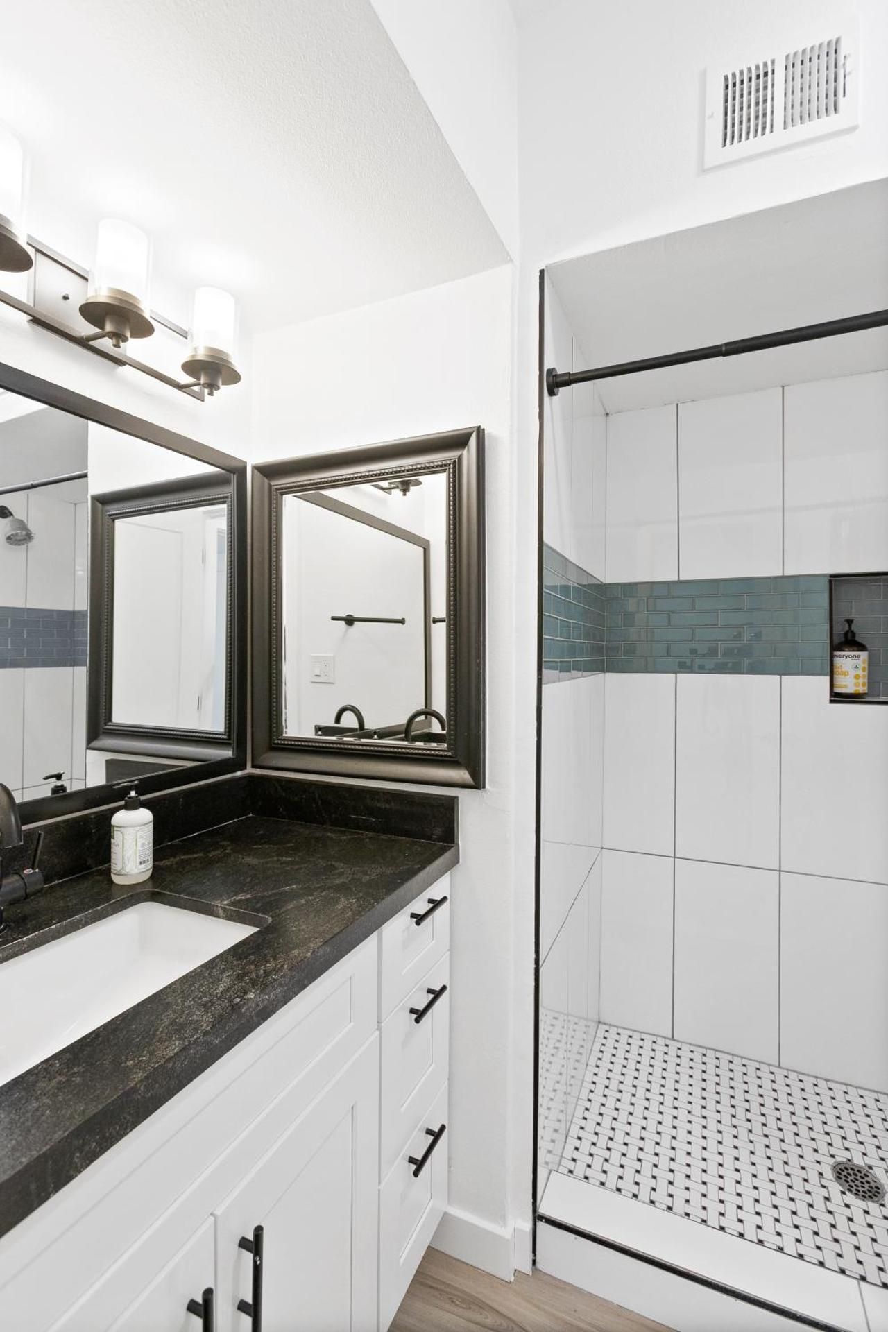 The Sophia Apartments DELUXE APARTMENT 2