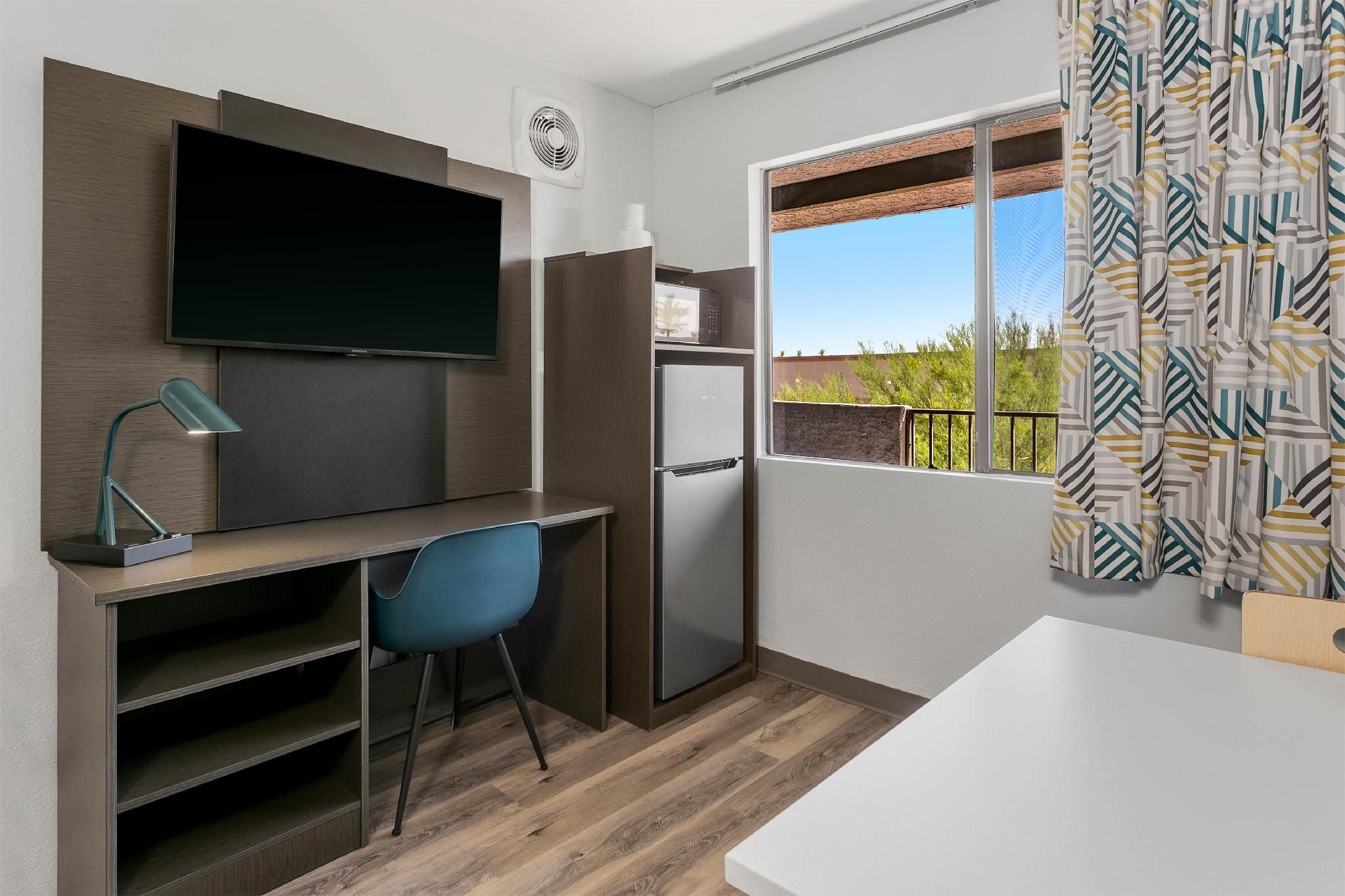 2 Queen Beds | Suite, Nsmk, Kitchen, Sofa-Bed
