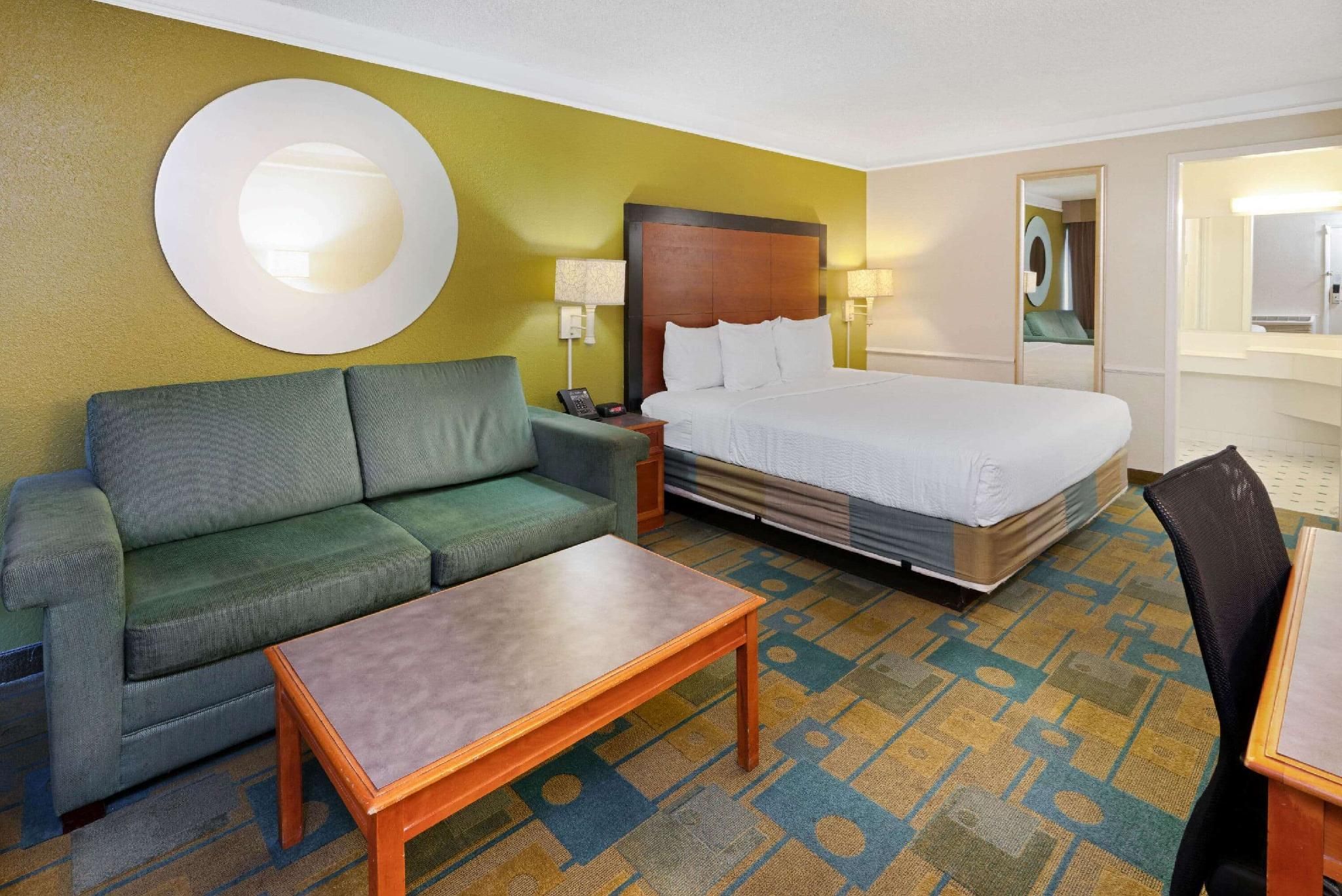 1 King Bed, Executive Room, Non-Smoking