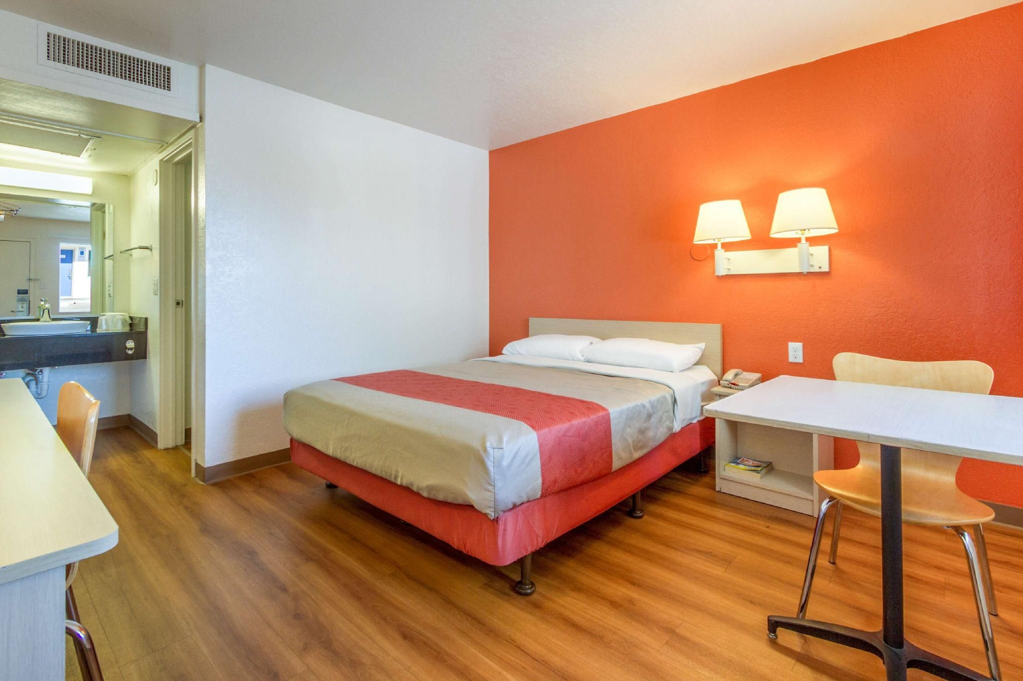 1 Full Bed | ADA/Tub/Mini Fridge