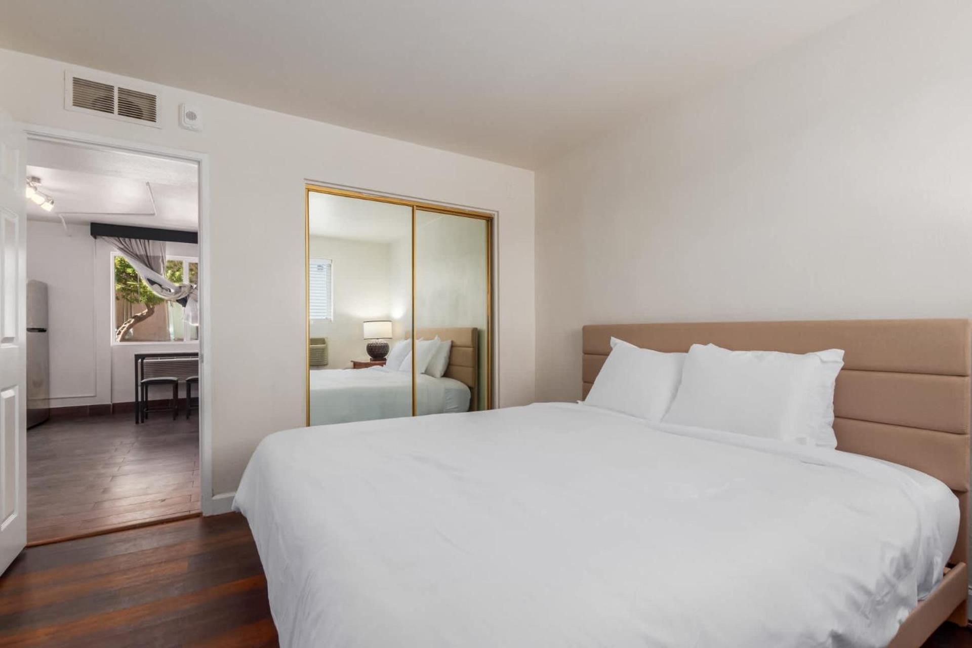 Tempe Oasis King Suite