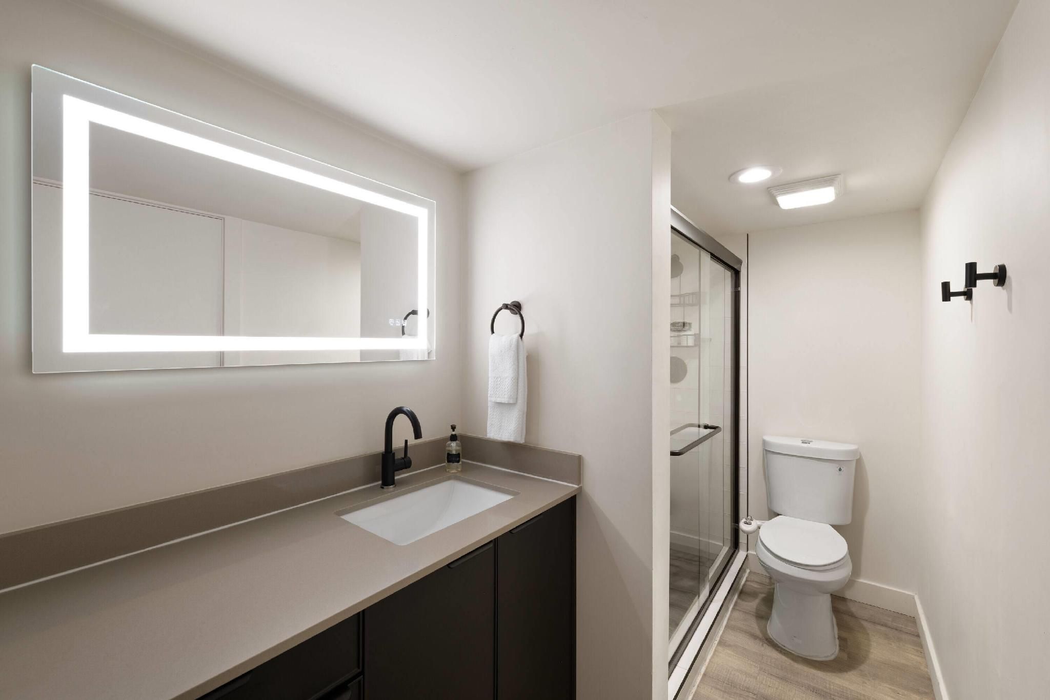 2 Queen Beds, Pool View, Non-Smoking