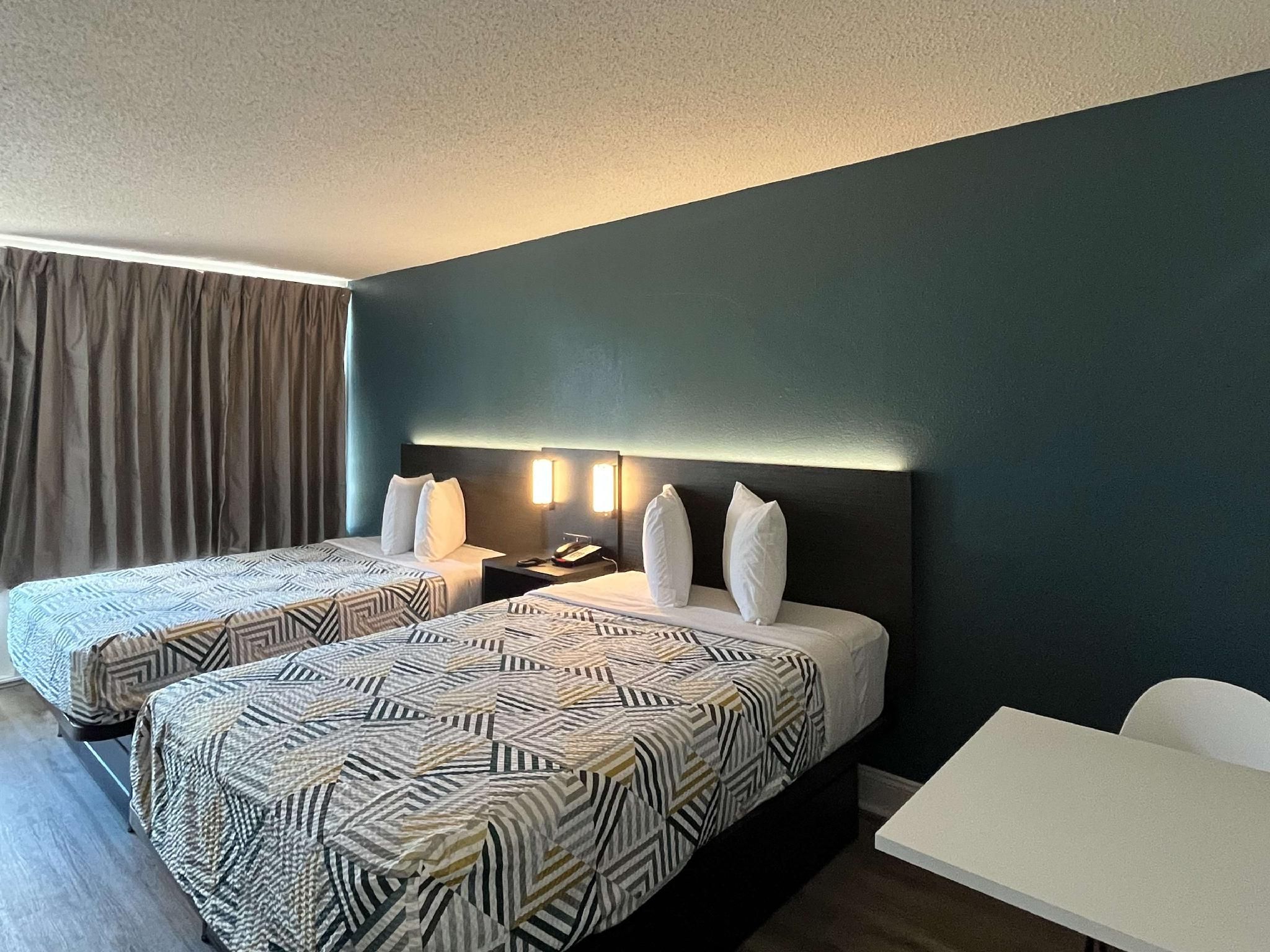 2 Full Beds Non-Smoking