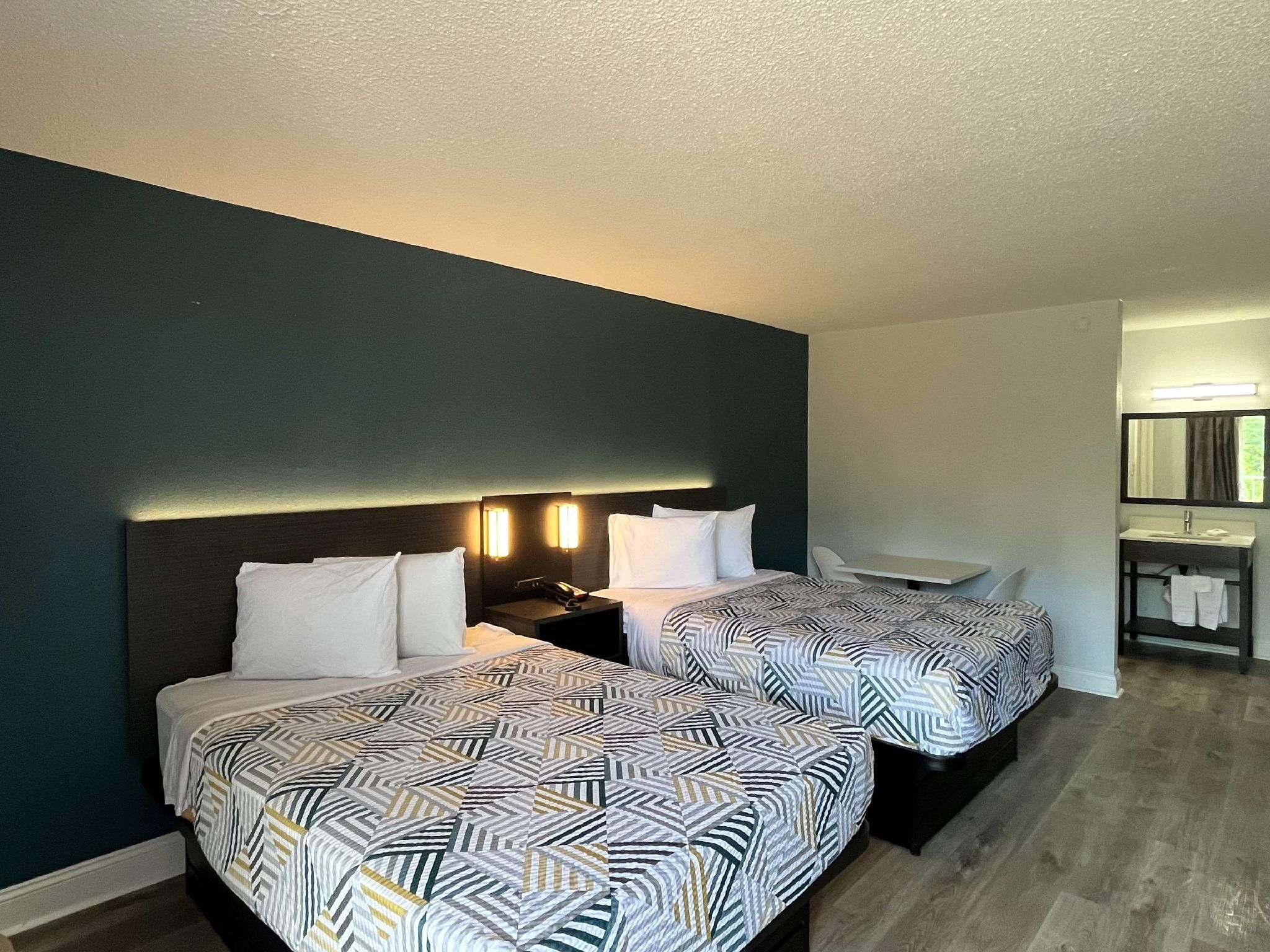 2 Full Beds | Non-Smoking, Kitchen
