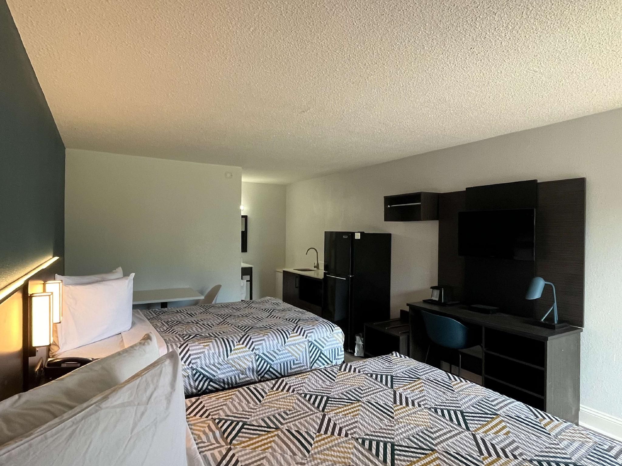 2 Full Beds Non-Smoking