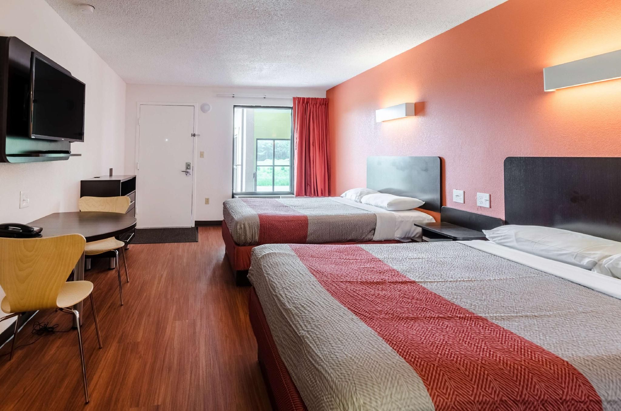 2 Full Beds | Non-Smoking