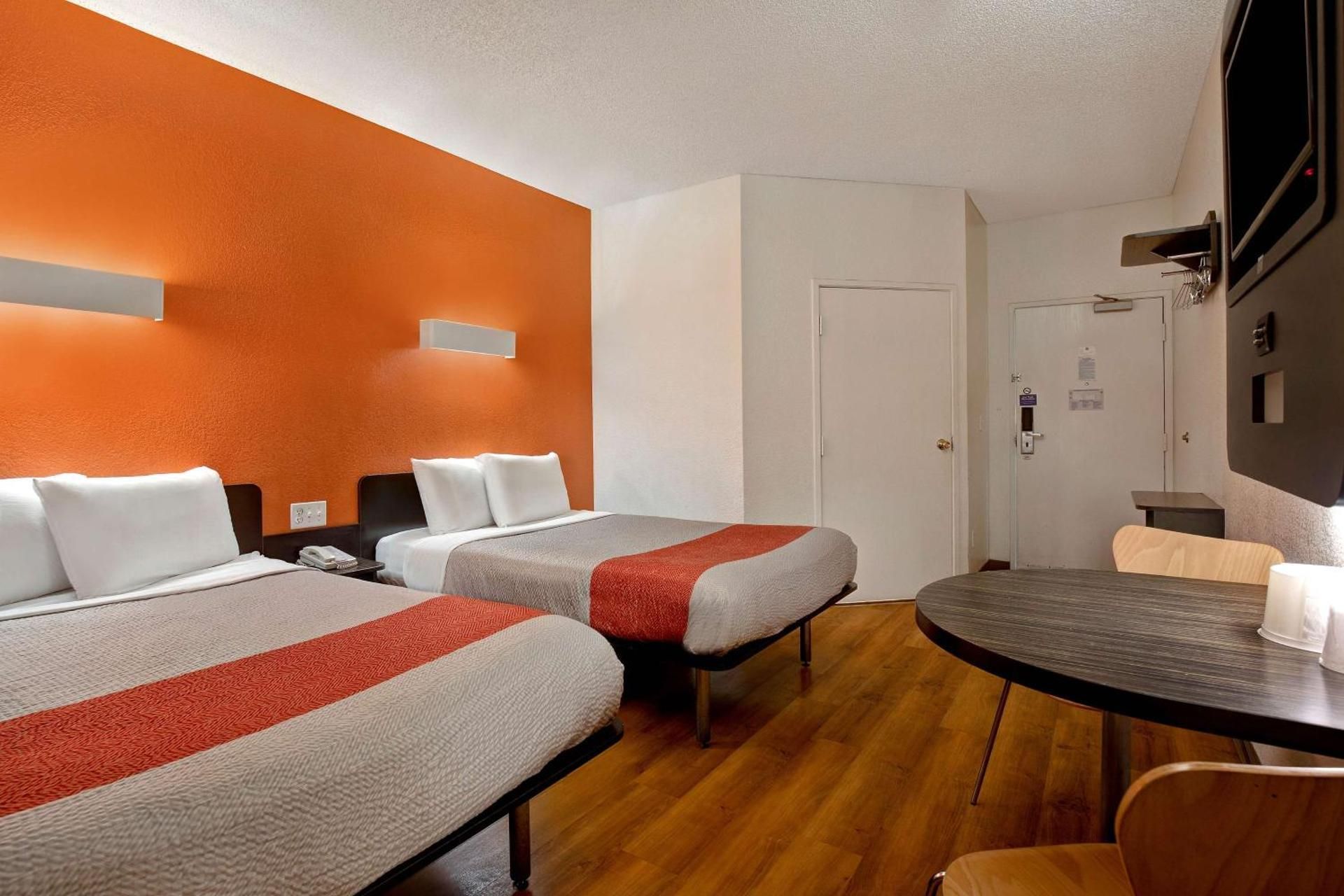 2 Full Beds | Non-Smoking