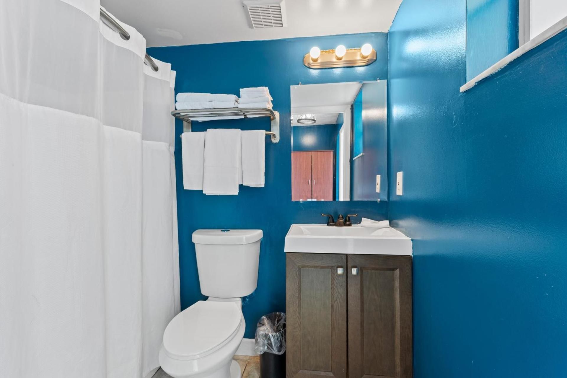 Oceanfront Inn II Apartment 3