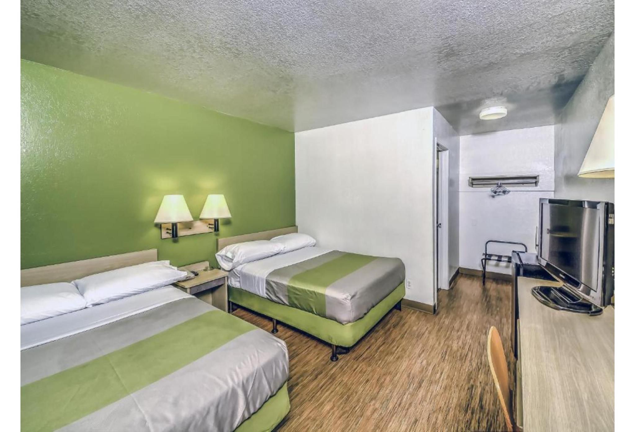 2 Full Beds | Non-Smoking