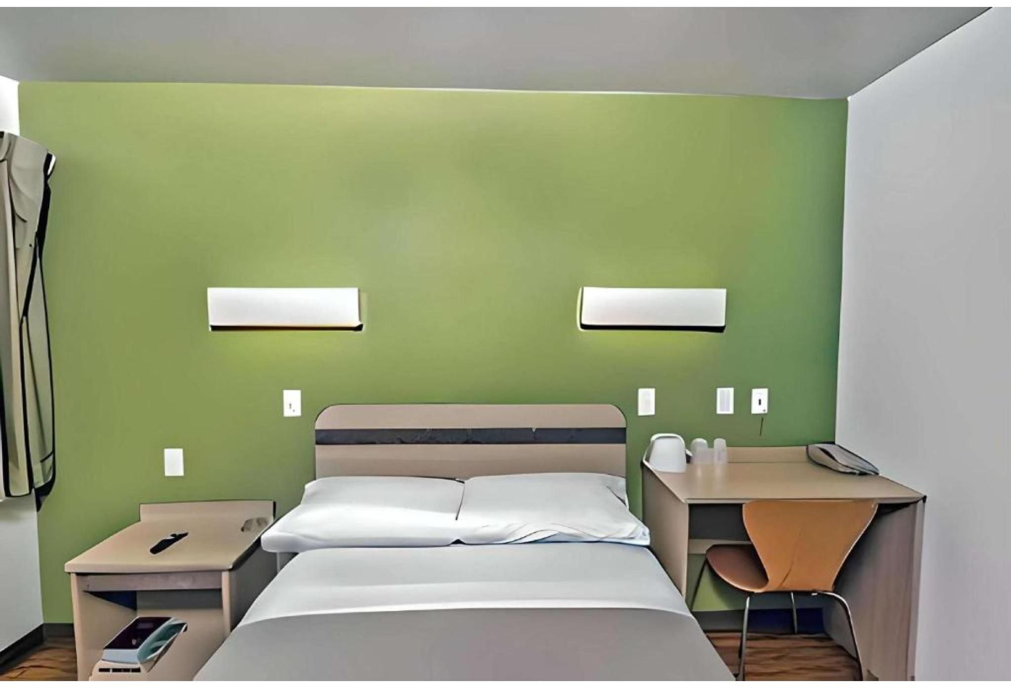 1 Queen Bed | Non-Smoking, Micfridge