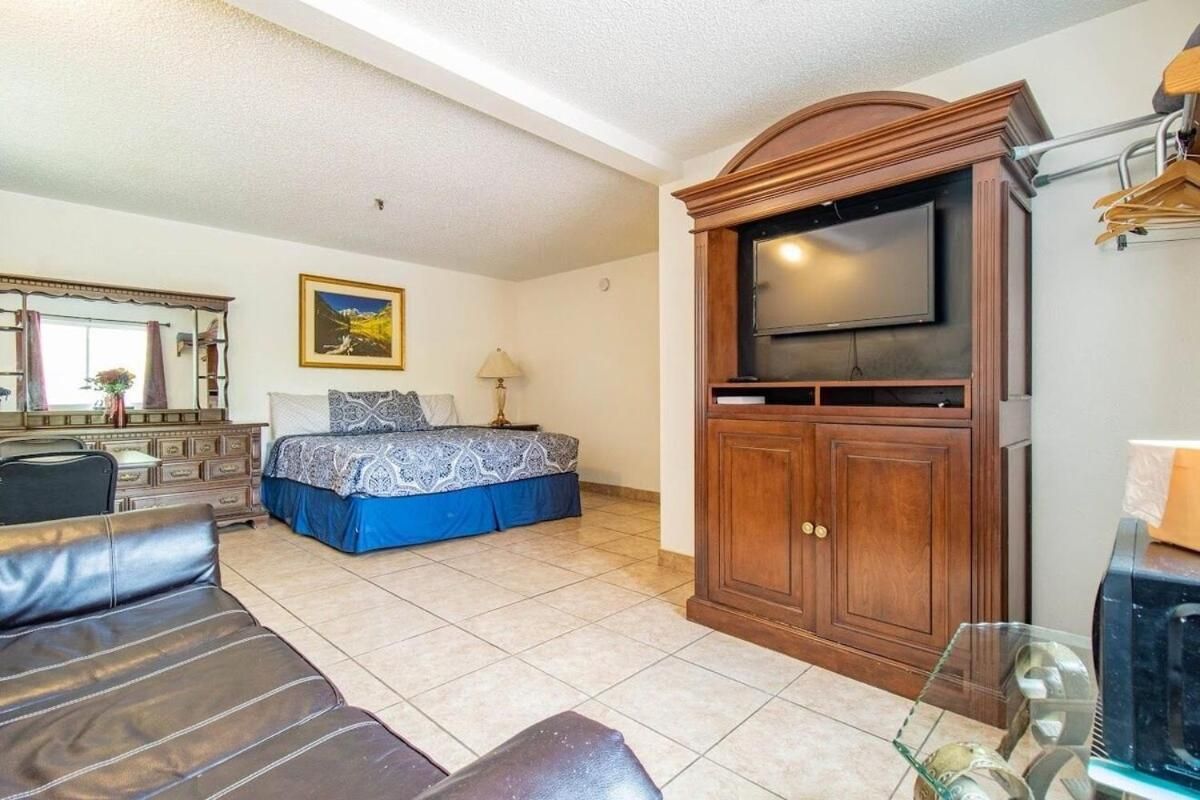 Superior King Suite