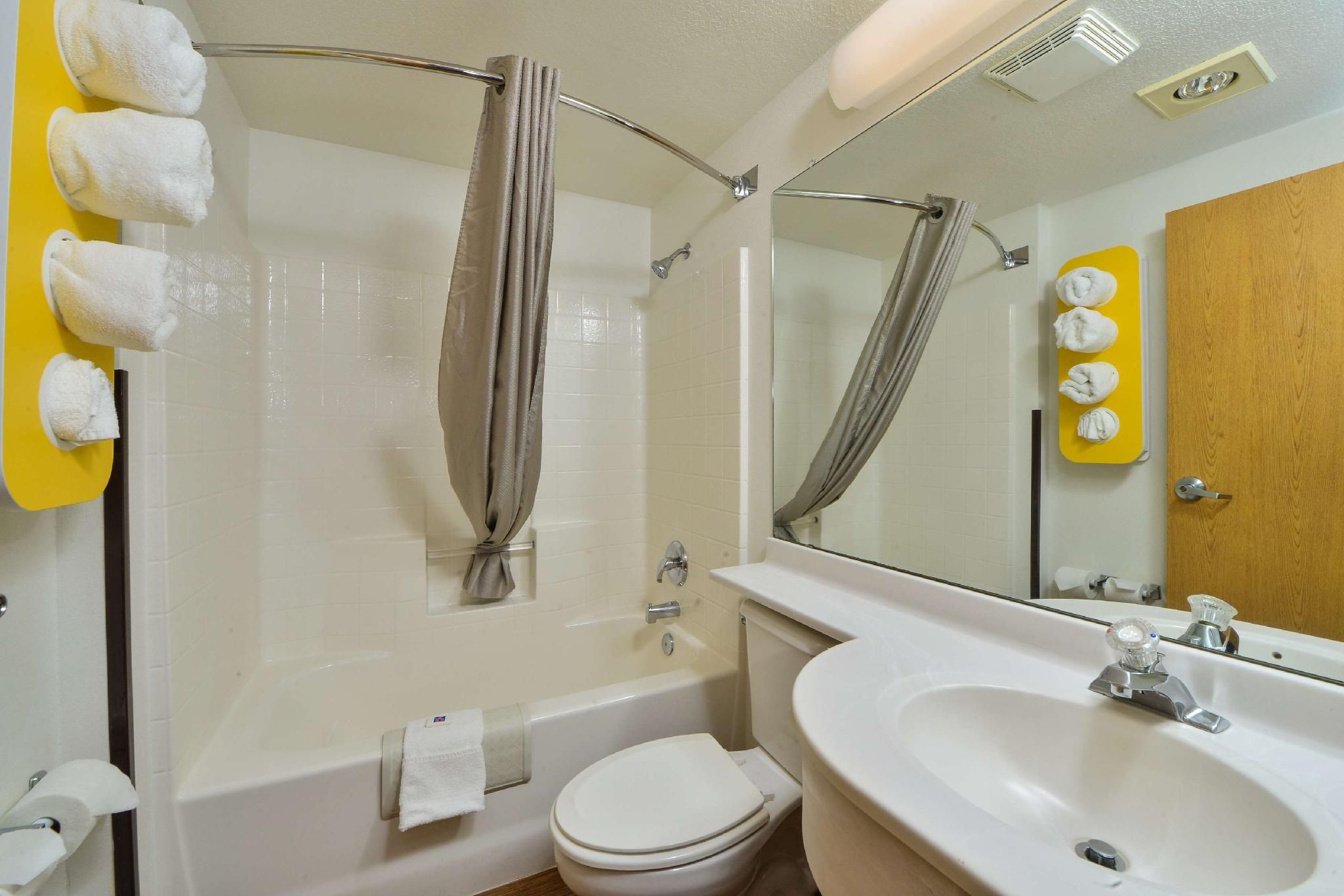 1 Queen Bed | Suite, Non-Smoking