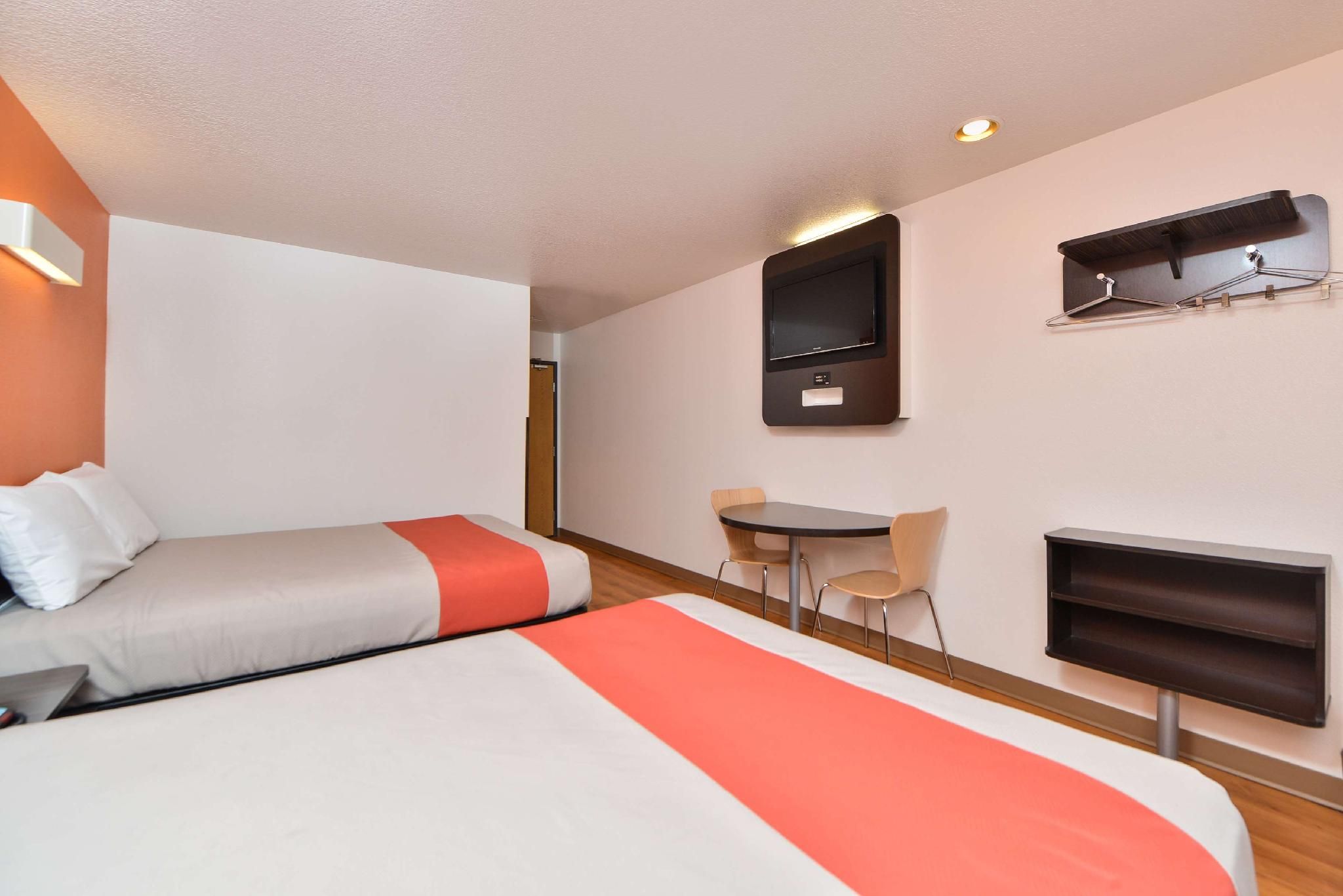 2 Queen Beds | Non-Smoking