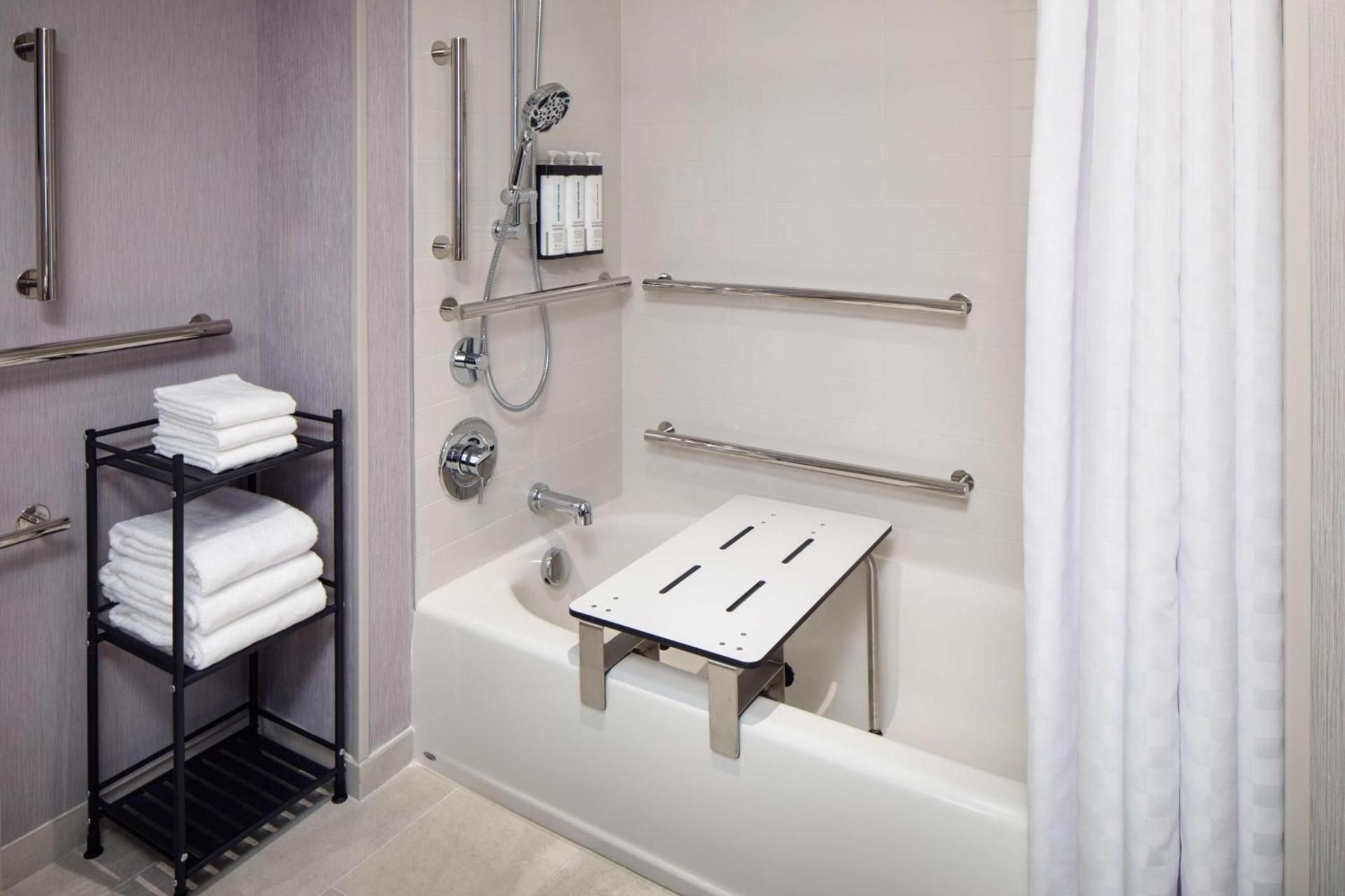 Queen Room with Two Queen Beds with Sofa Bed and Tub - Disability Access