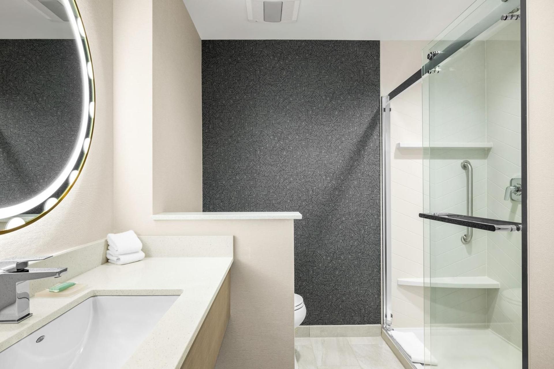 Standard, Guest room, 1 King, Mountain view