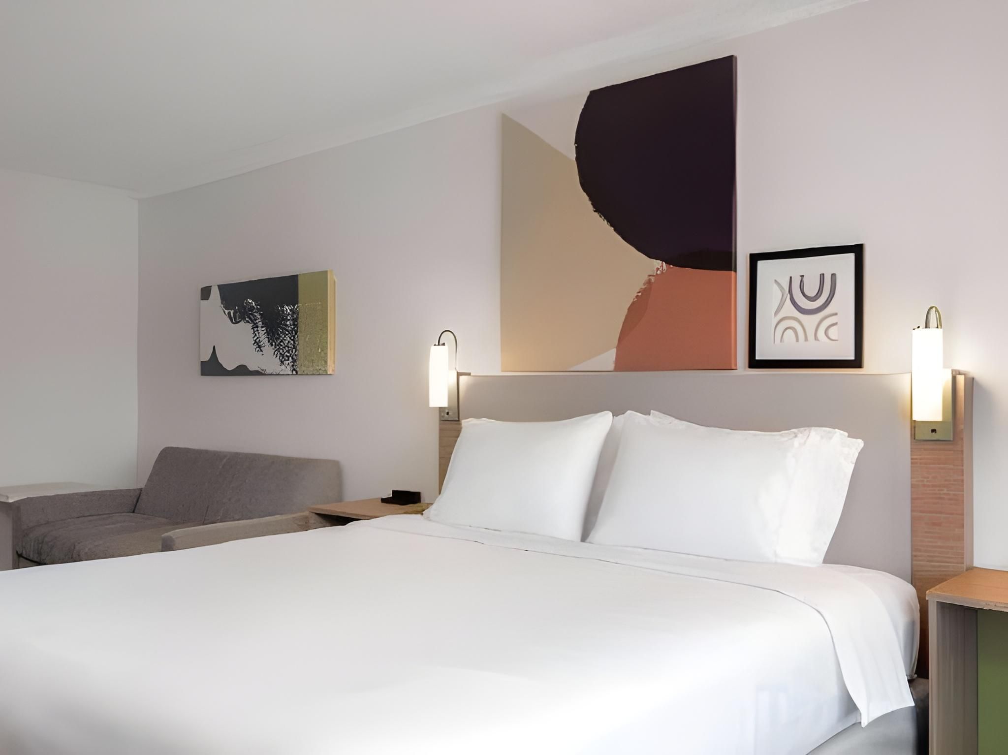 Spark by Hilton Orangeburg 1 KING BED WITH SOFABED 2