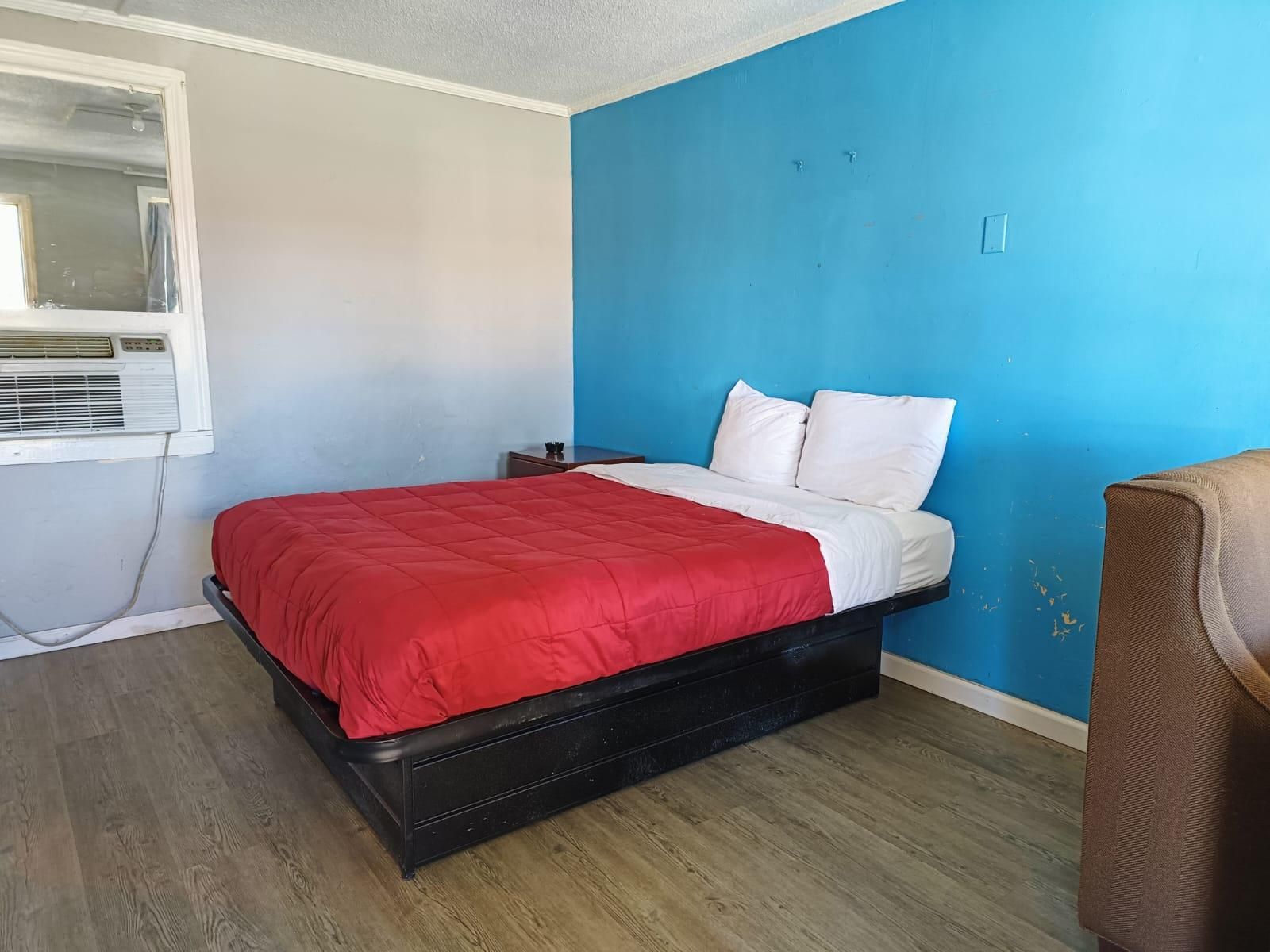 Crown Inn by OYO Orangeburg Hwy 301 Queen Bed