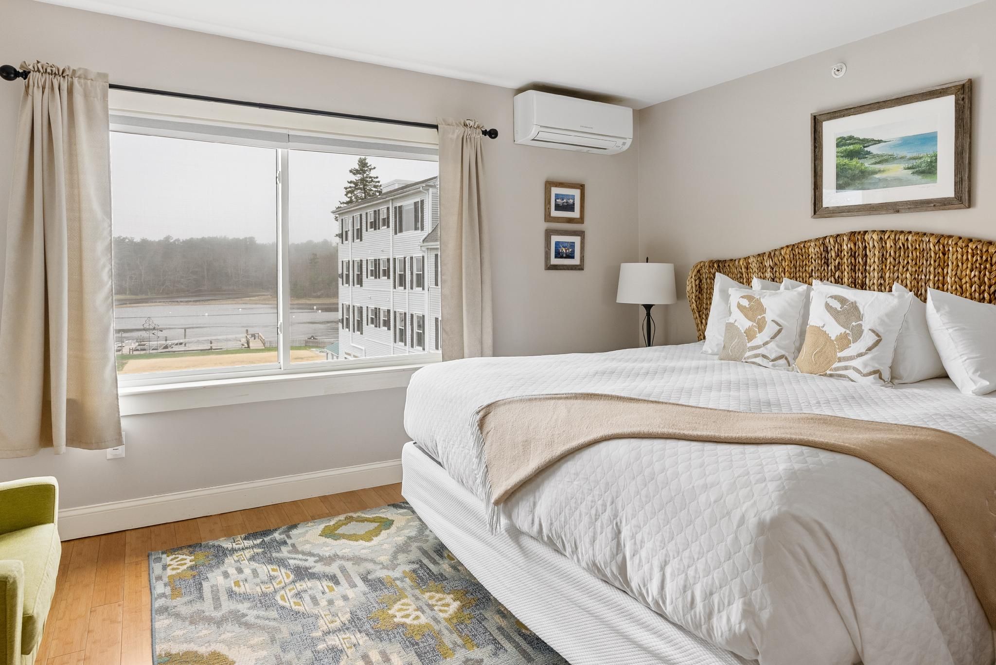 Carriage House Two Room Unit with King Bed and Two Twins