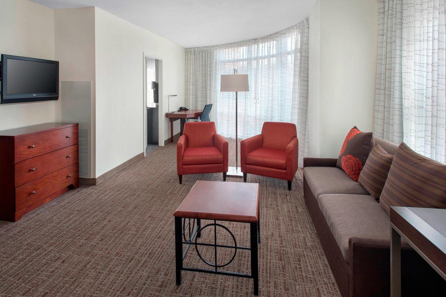 2 Bedroom Suite, Bedroom 1: 1 King, Bedroom 2: 1 King, Sofa Bed
