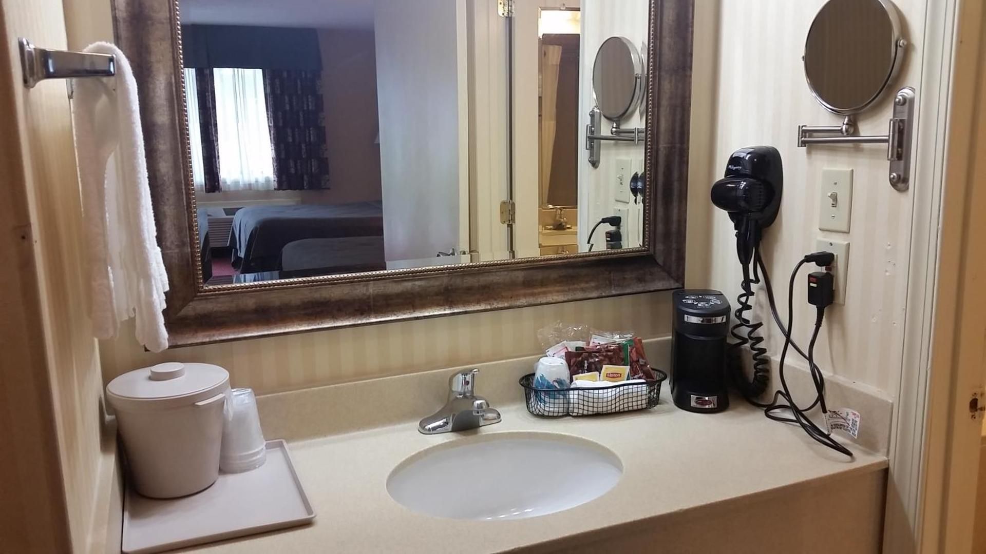 King Room - Non-Smoking