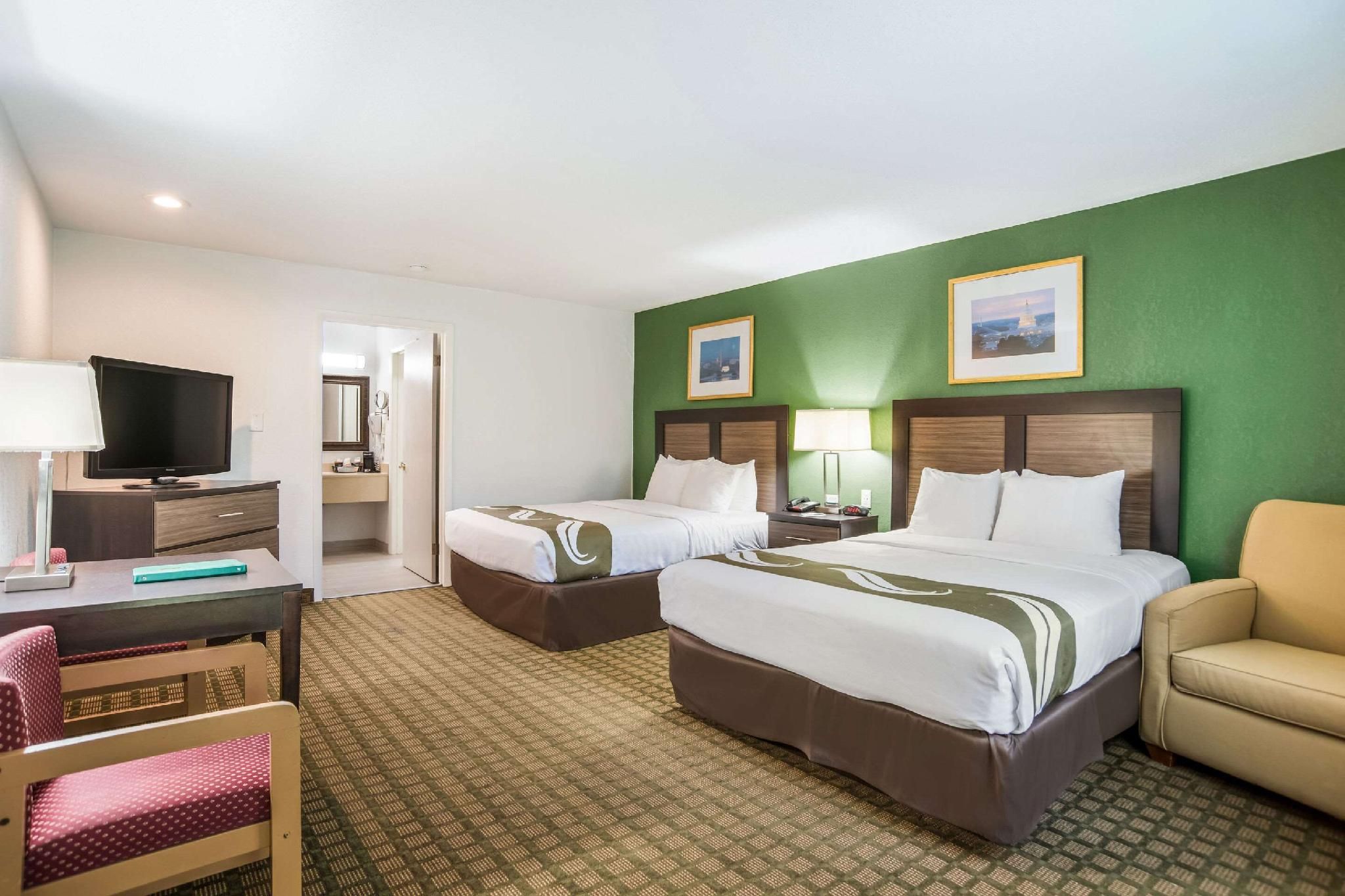 2 Double Beds Nonsmoking Accessible