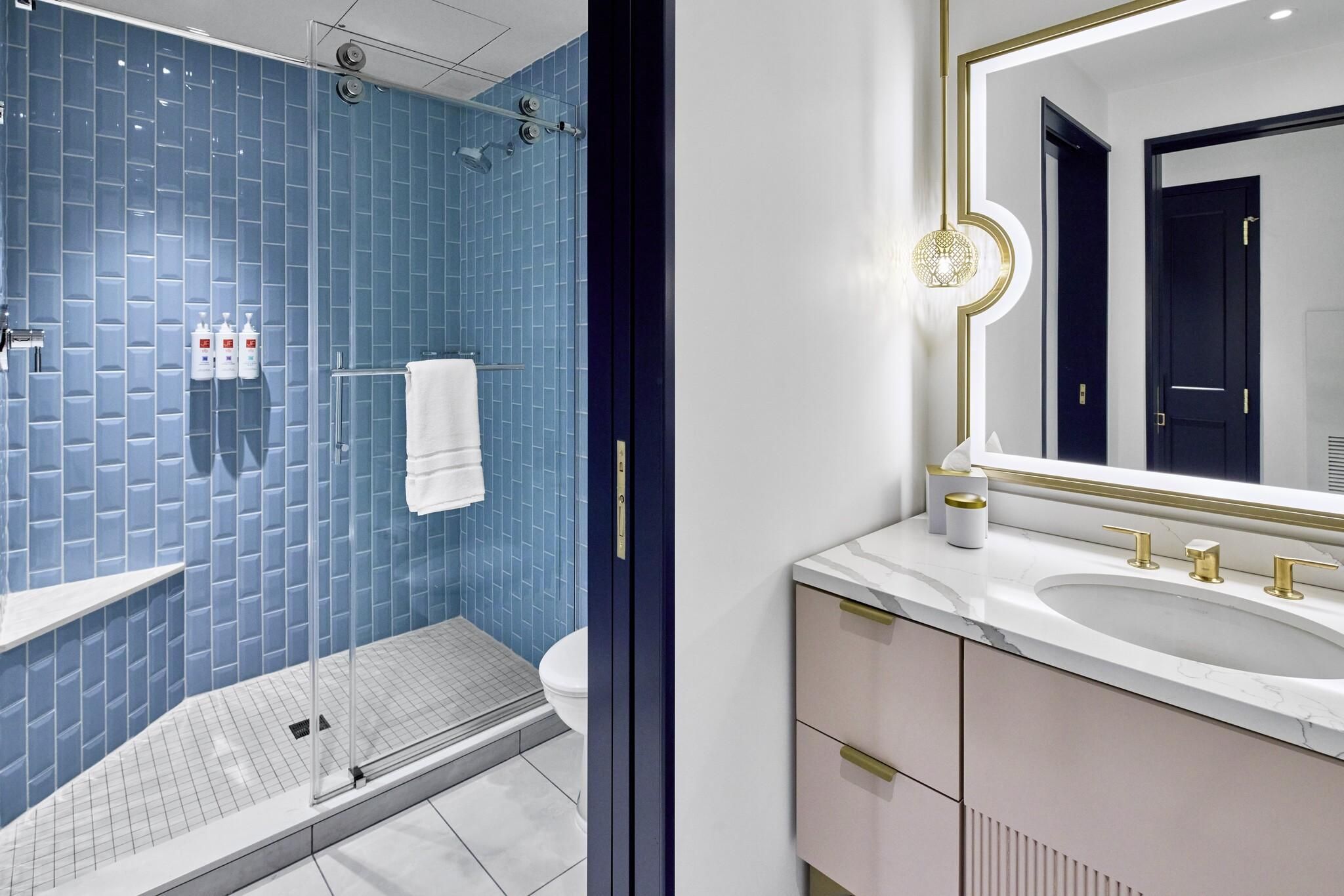 Deluxe 2 Queen Beds (Dedicated Entrance to Epic Universe**)