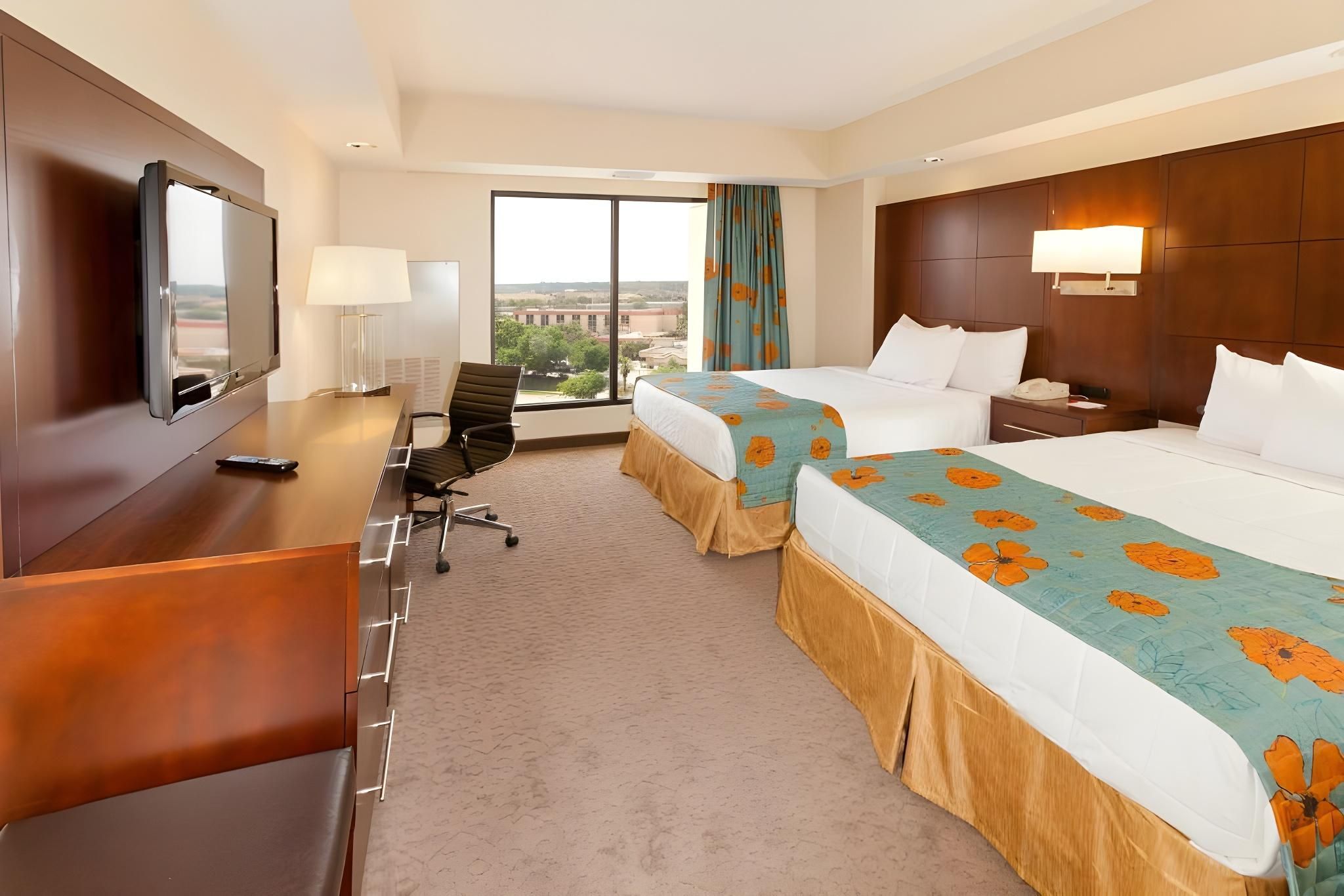 Club level, 1 Bedroom Suite